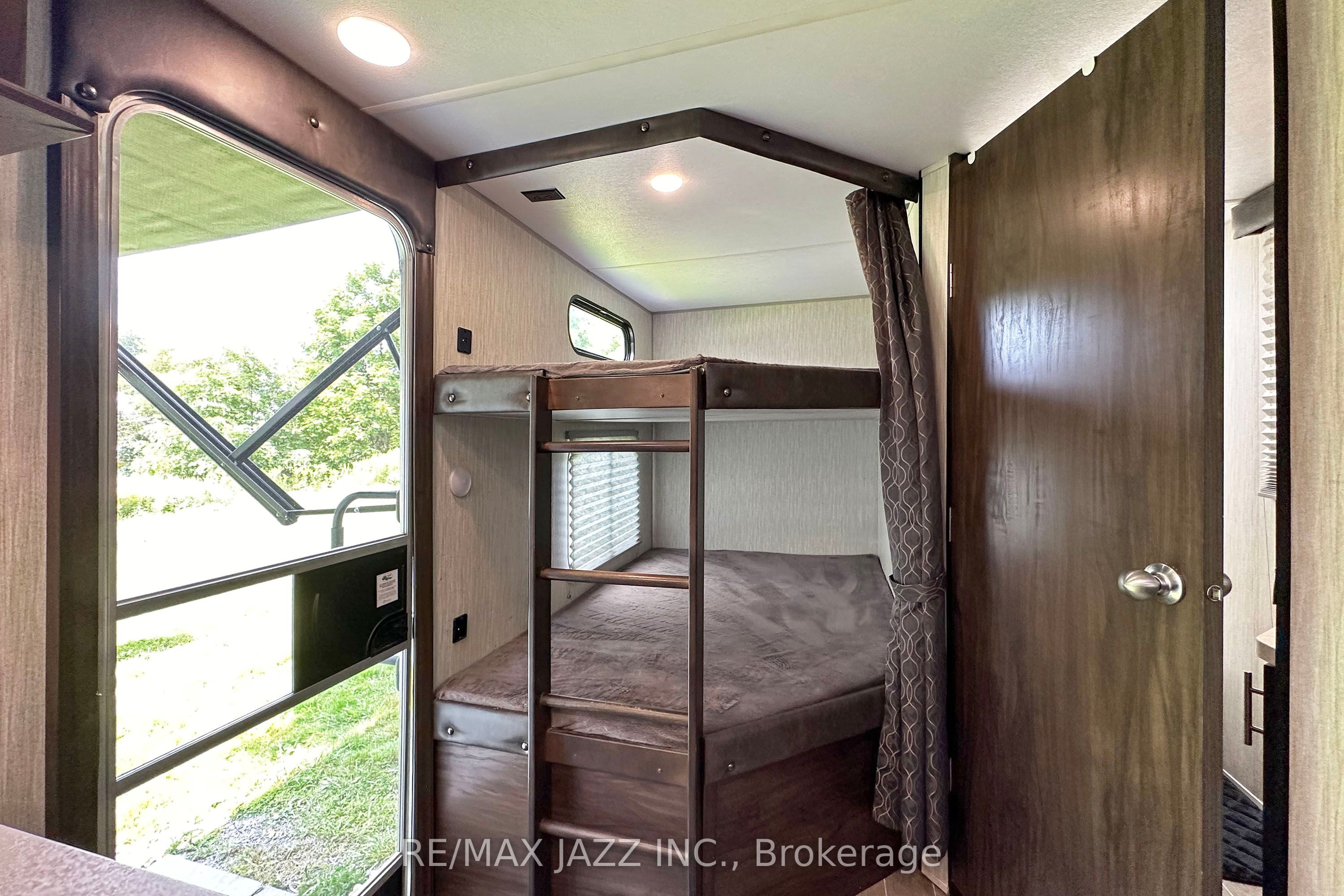 Photo 32 of 3 Wilde Court, Clarington, Bowmanville — HOMEH
