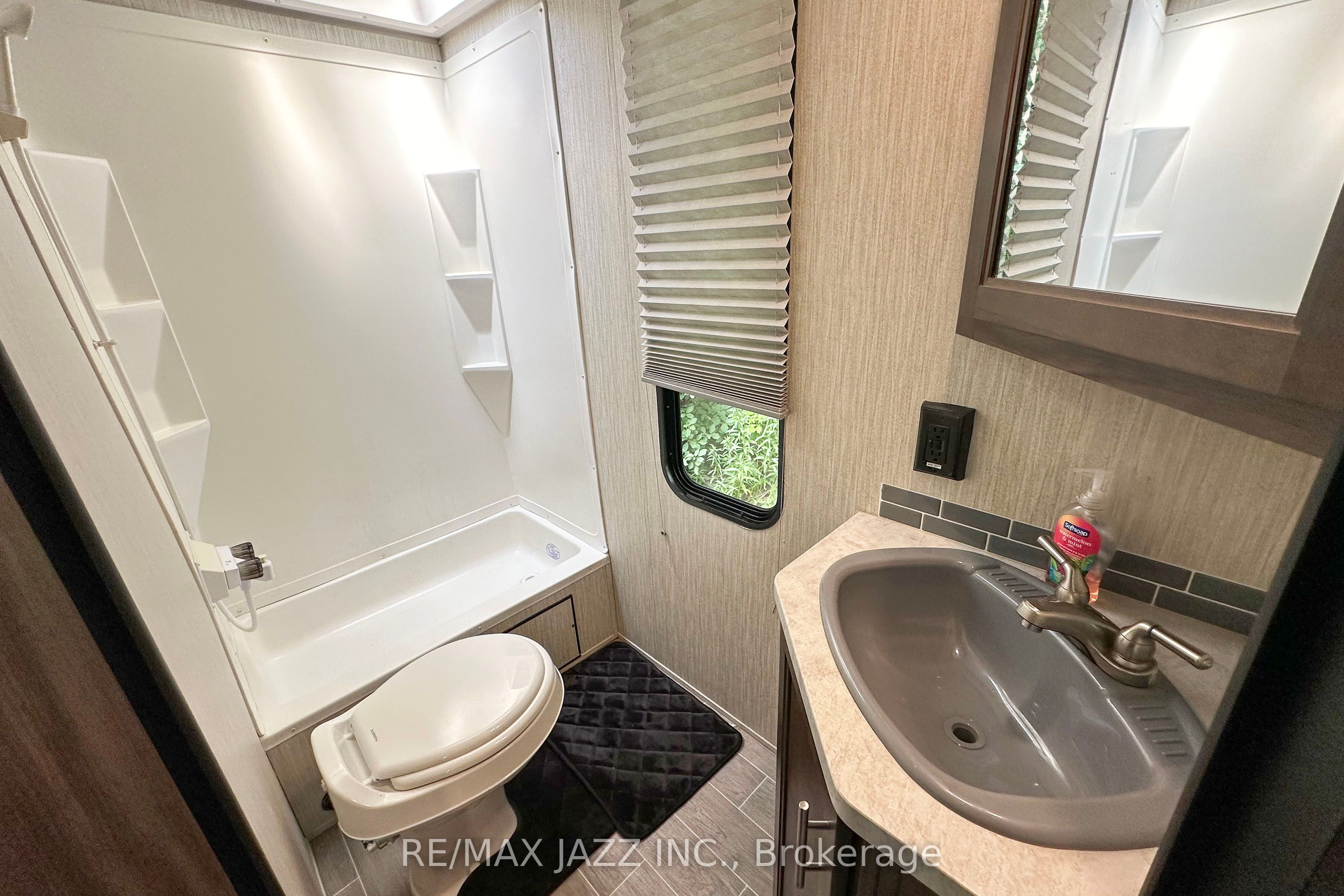 Photo 33 of 3 Wilde Court, Clarington, Bowmanville — HOMEH