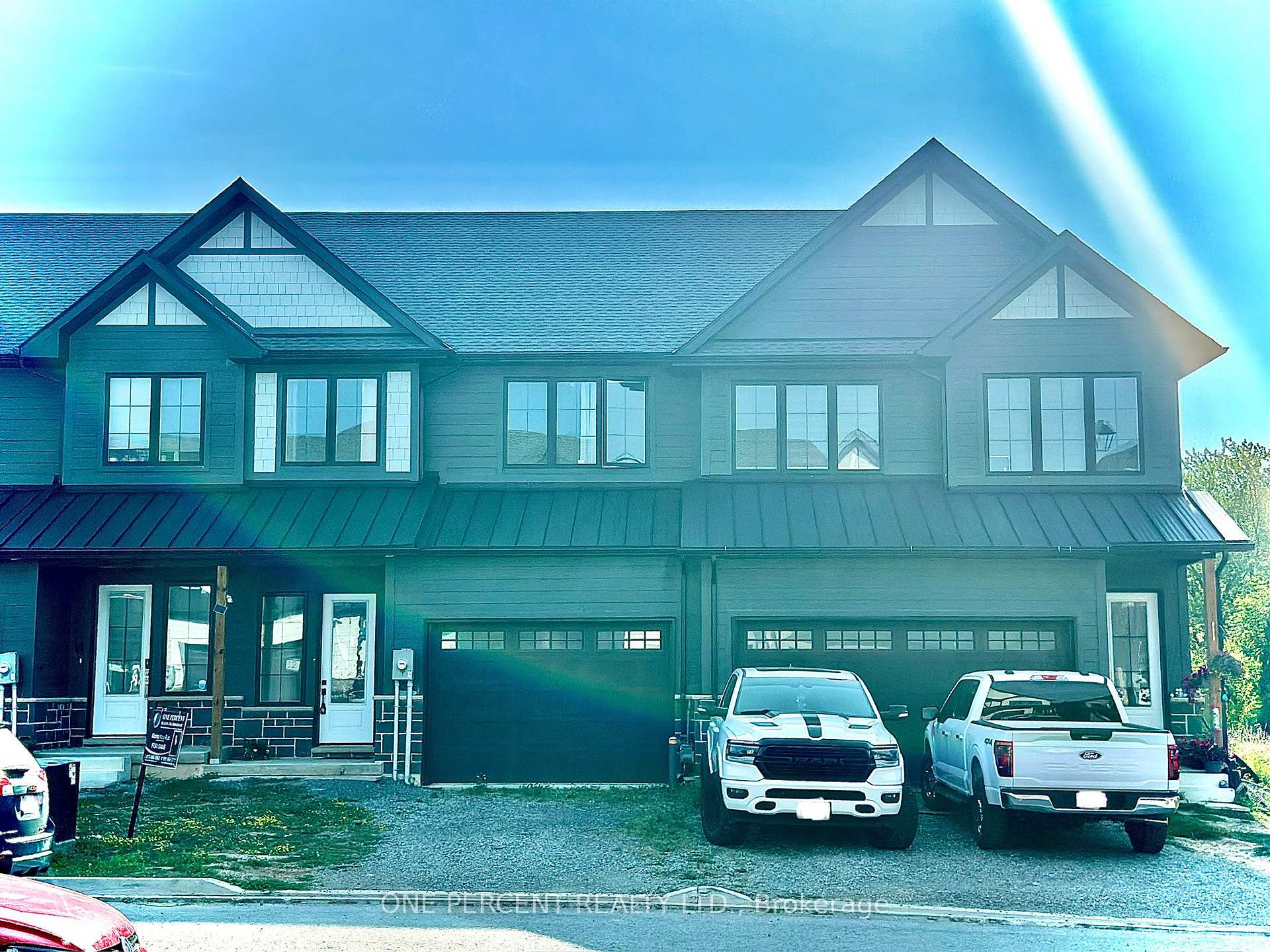 Photo 2 of 12 Beaverloch Drive, Thorold, Confederation Heights — HOMEH