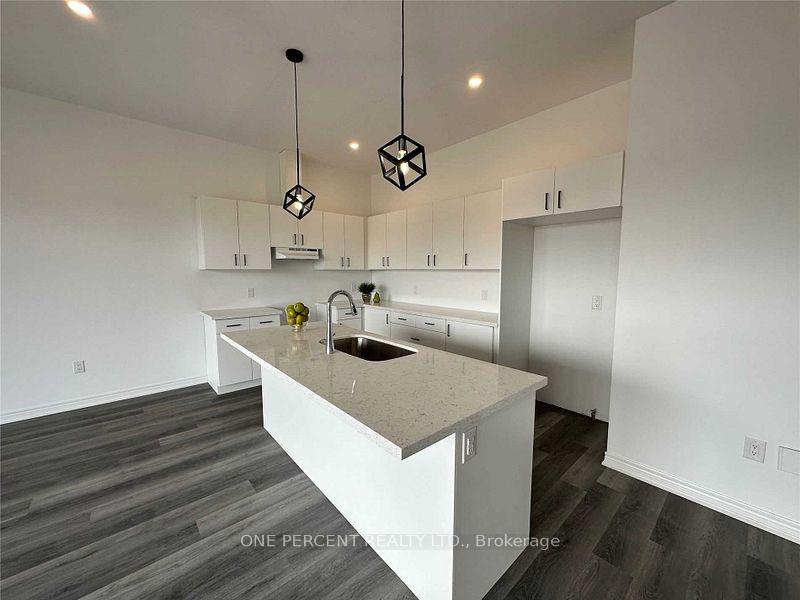 Photo 9 of 12 Beaverloch Drive, Thorold, Confederation Heights — HOMEH