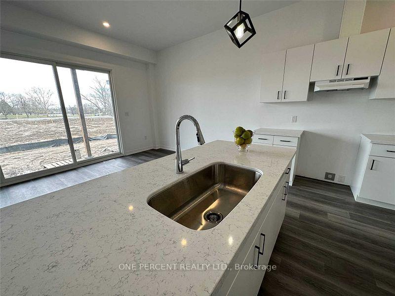 Photo 11 of 12 Beaverloch Drive, Thorold, Confederation Heights — HOMEH