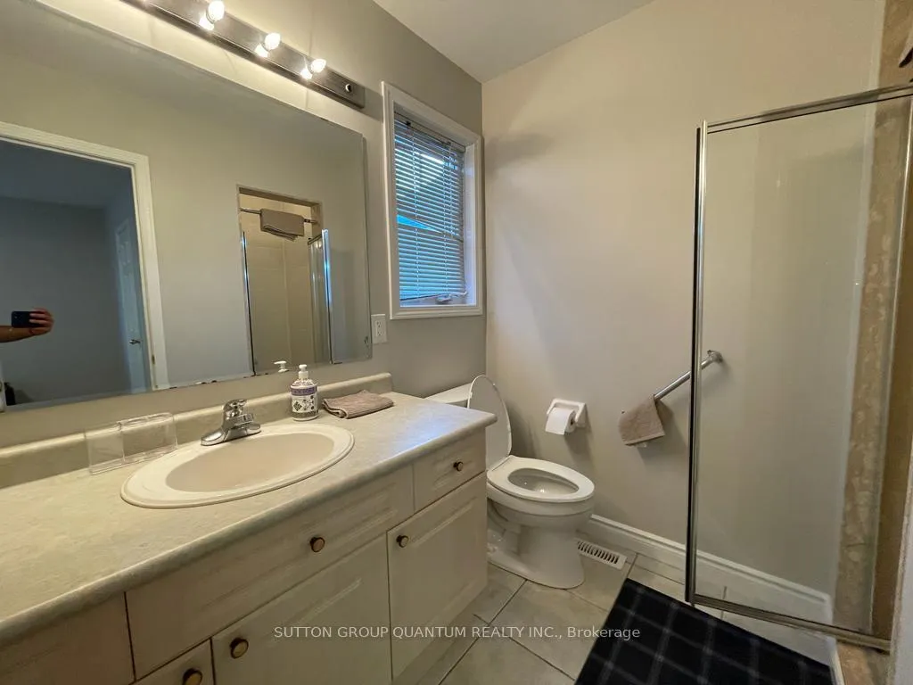 Photo 5 of Unit Upper, 239 Brisdale Drive, Brampton, Fletcher's Meadow — HOMEH