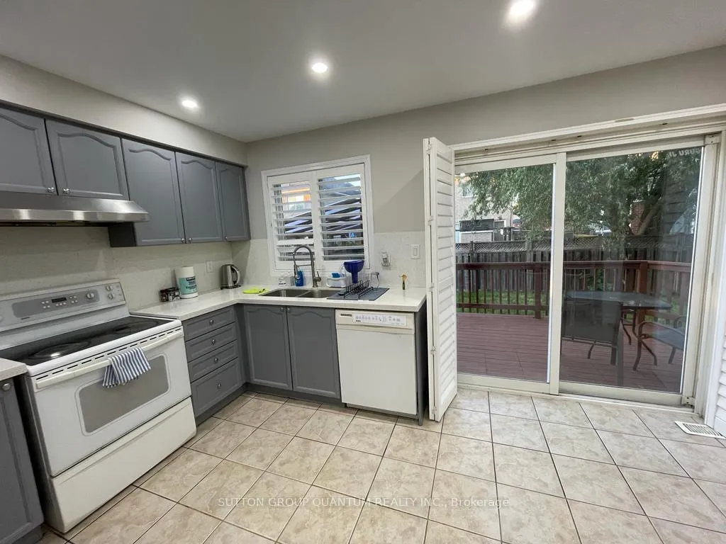 Photo 18 of Unit Upper, 239 Brisdale Drive, Brampton, Fletcher's Meadow — HOMEH
