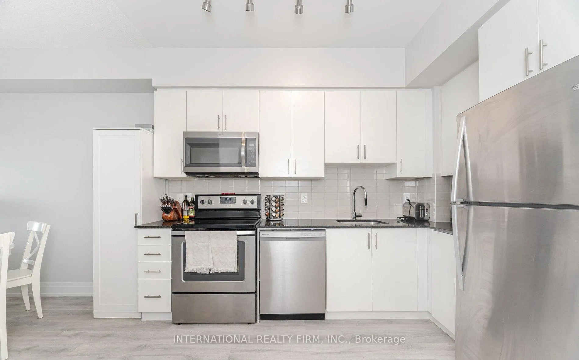 Photo 11 of Unit 3109, 3600 Highway 7, Vaughan, Vaughan Corporate Centre — HOMEH