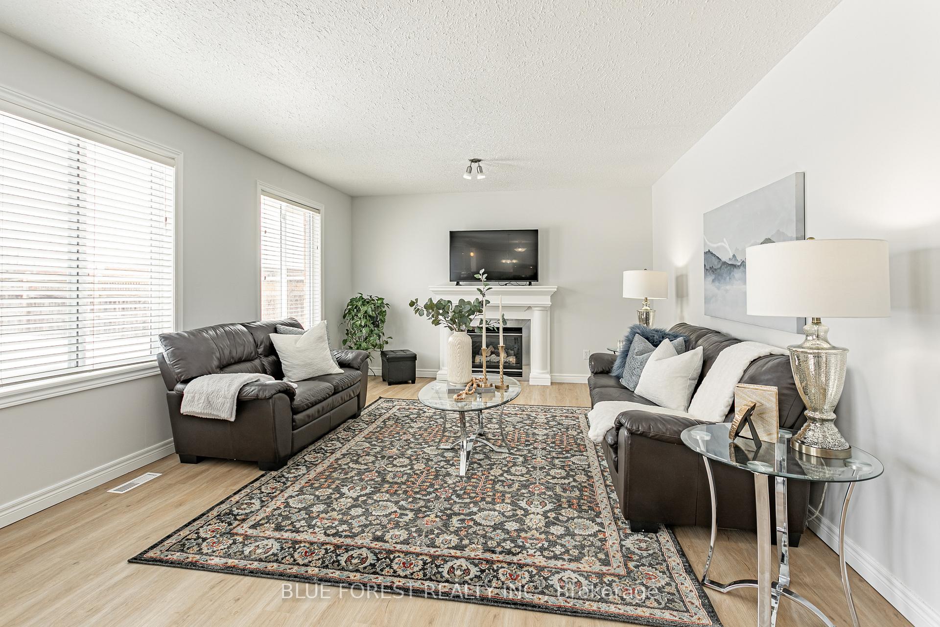 Photo 3 of 4 Forest Grove Crescent, Thames Centre, Dorchester — HOMEH