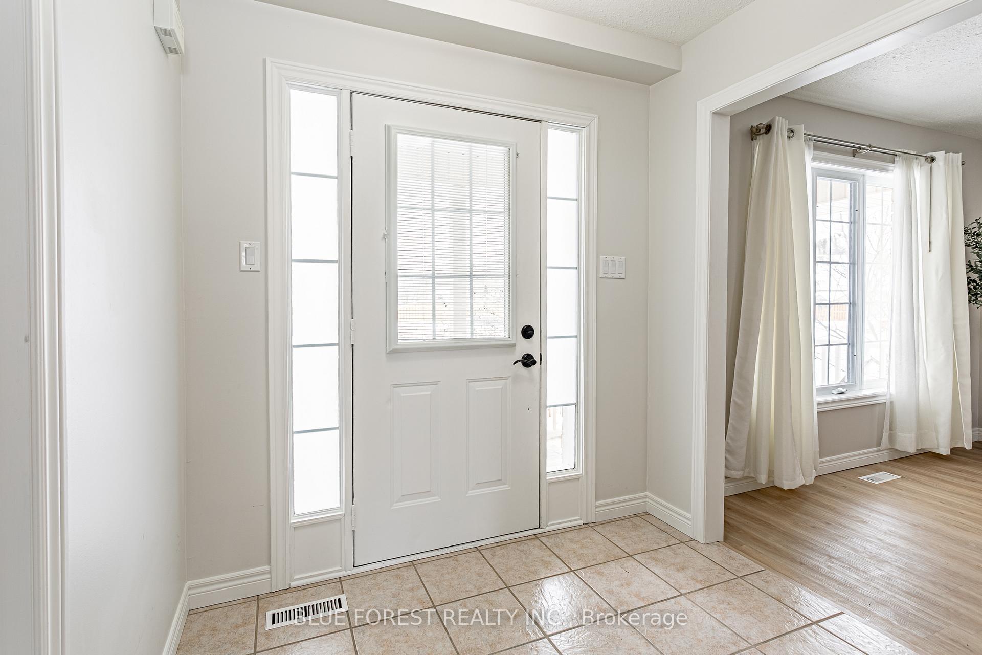 Photo 4 of 4 Forest Grove Crescent, Thames Centre, Dorchester — HOMEH