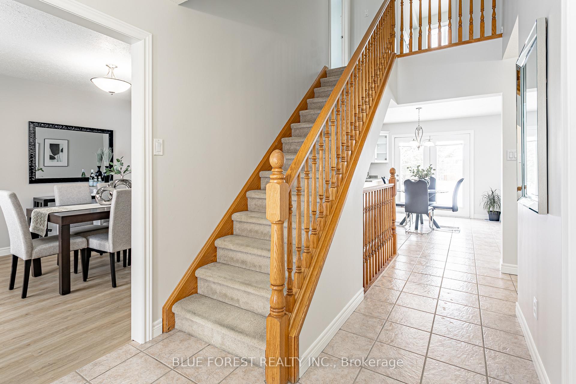 Photo 5 of 4 Forest Grove Crescent, Thames Centre, Dorchester — HOMEH