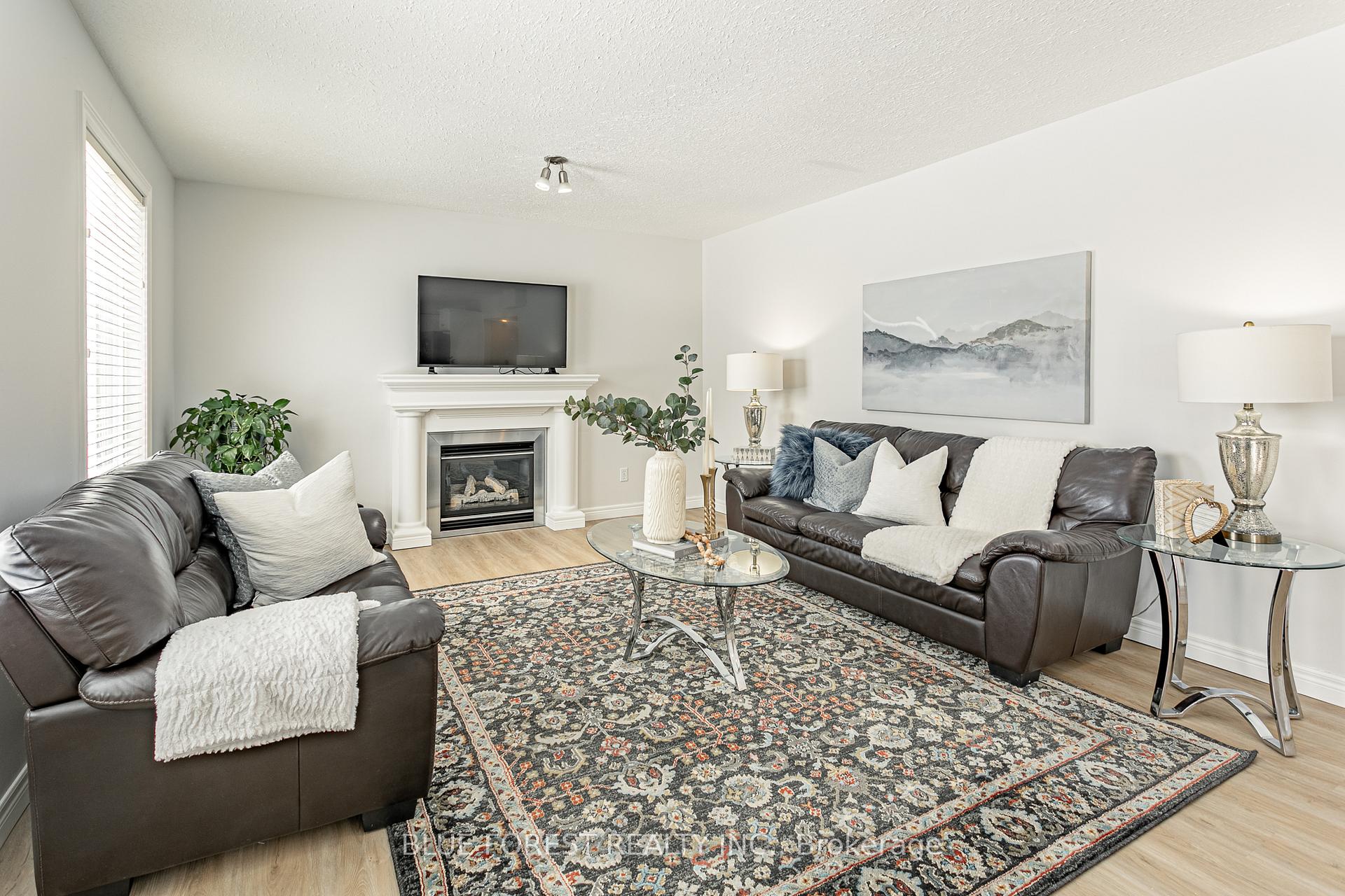 Photo 10 of 4 Forest Grove Crescent, Thames Centre, Dorchester — HOMEH