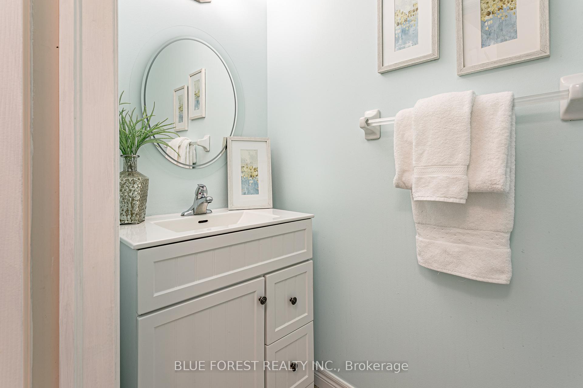 Photo 14 of 4 Forest Grove Crescent, Thames Centre, Dorchester — HOMEH