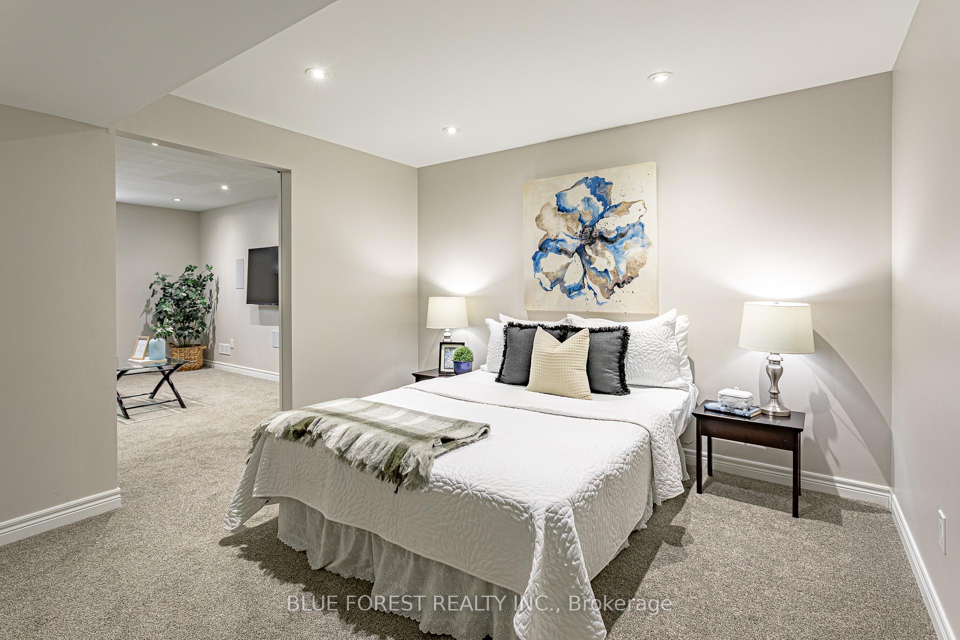 Photo 23 of 4 Forest Grove Crescent, Thames Centre, Dorchester — HOMEH