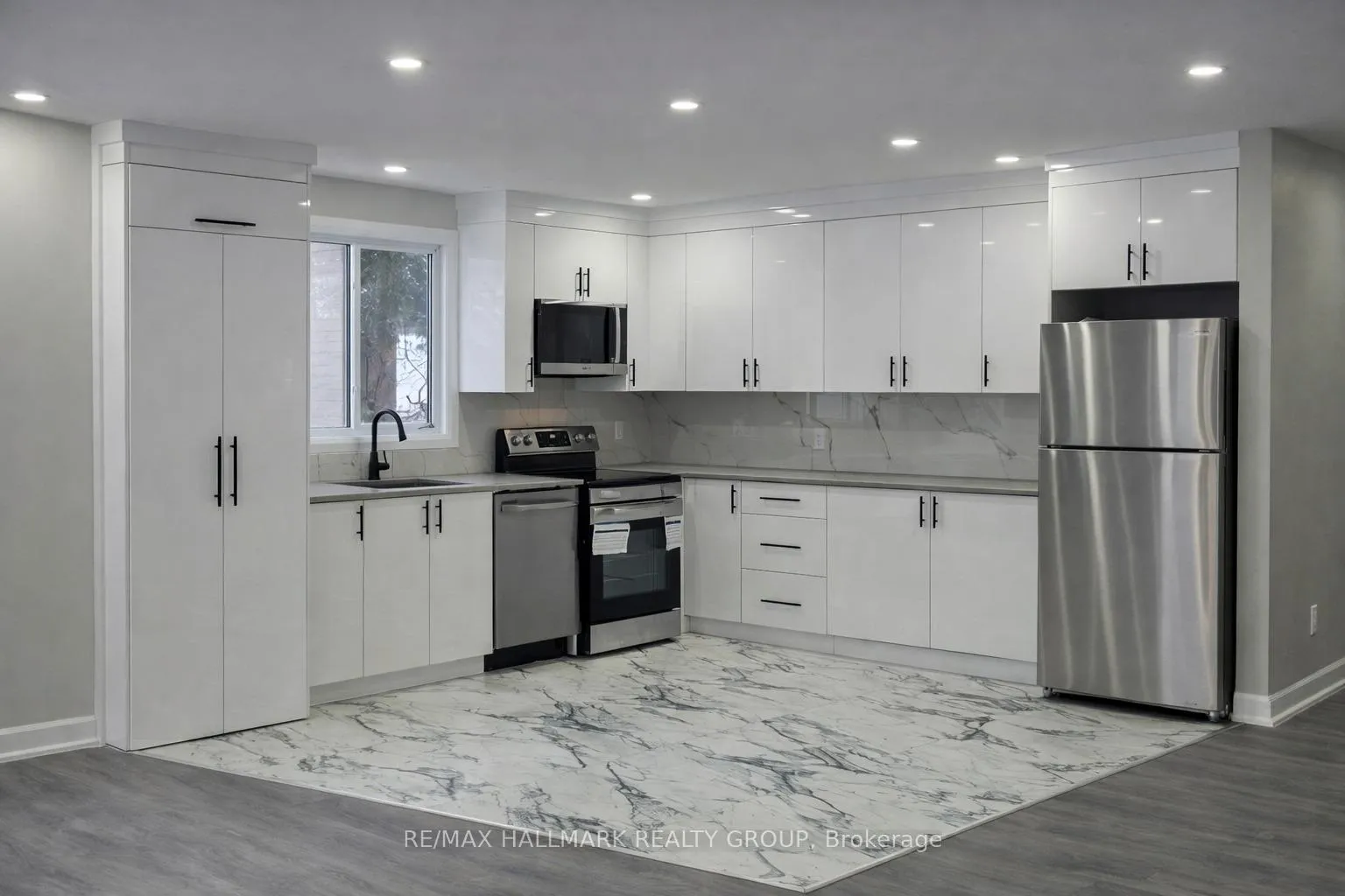 Photo 2 of Unit 2, 131 Camelia Avenue, Ottawa, Manor Park — HOMEH