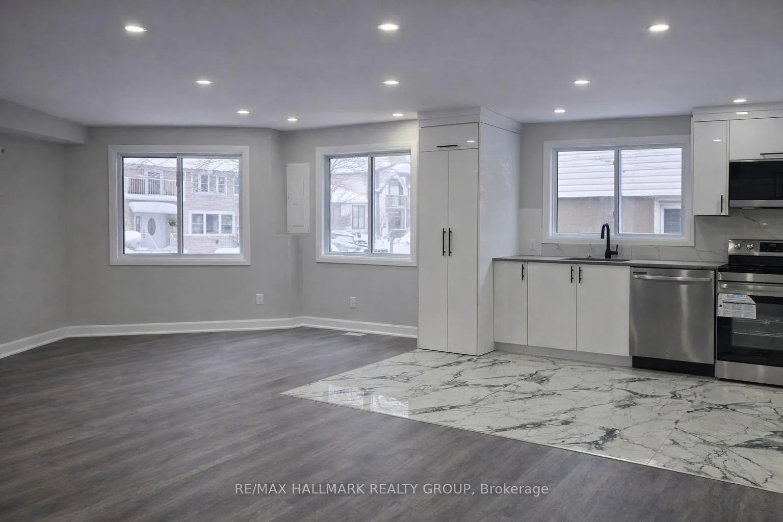 Photo 4 of Unit 2, 131 Camelia Avenue, Ottawa, Manor Park — HOMEH