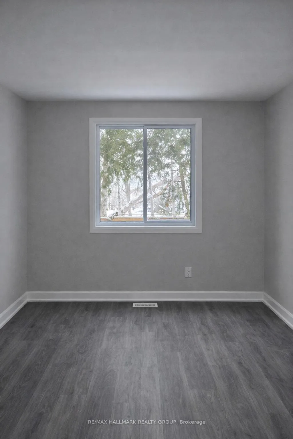 Photo 6 of Unit 2, 131 Camelia Avenue, Ottawa, Manor Park — HOMEH