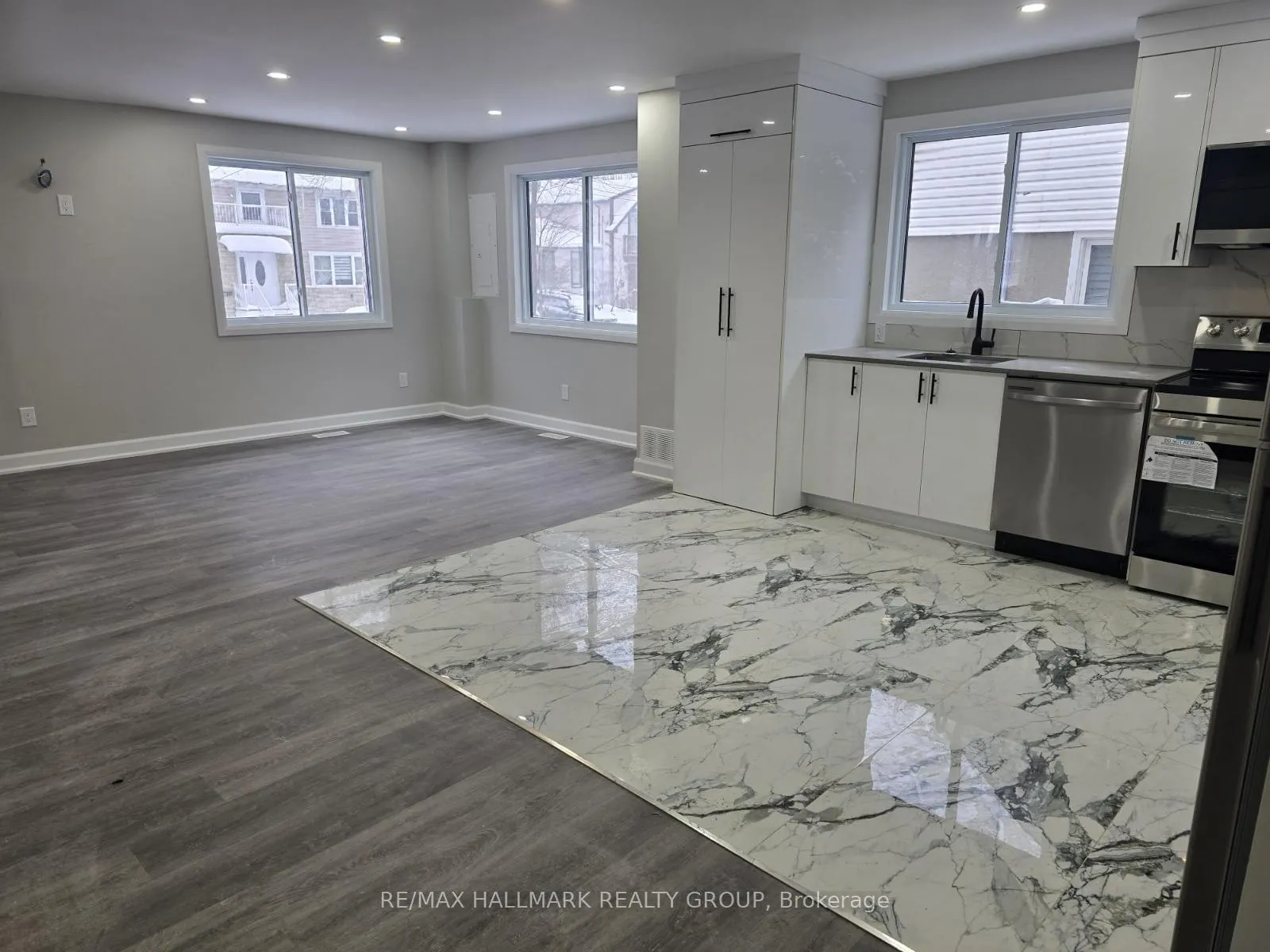 Photo 8 of Unit 2, 131 Camelia Avenue, Ottawa, Manor Park — HOMEH