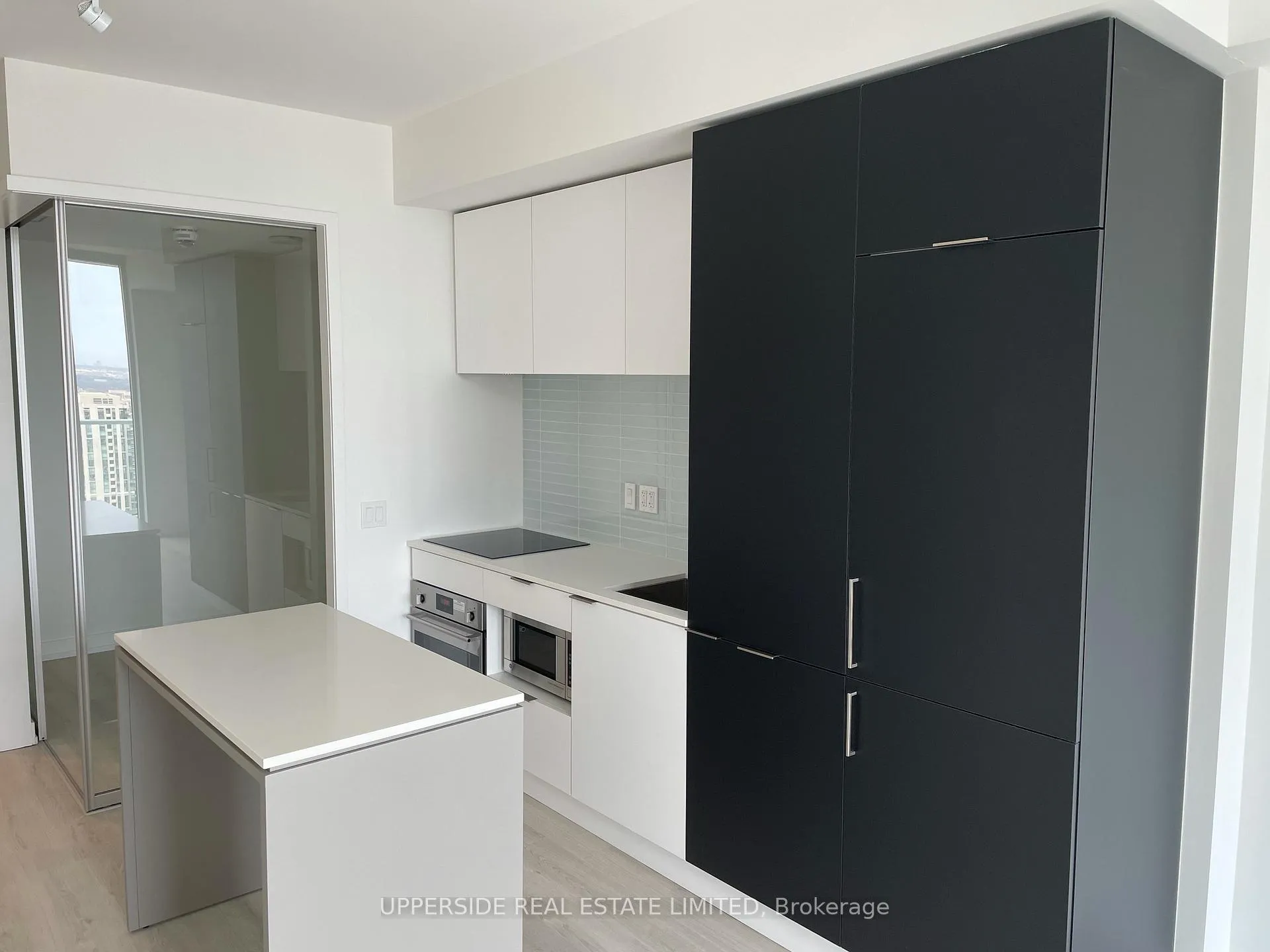 Photo 3 of Unit 2111, 33 Helendale Avenue, Toronto, Yonge-Eglinton — HOMEH
