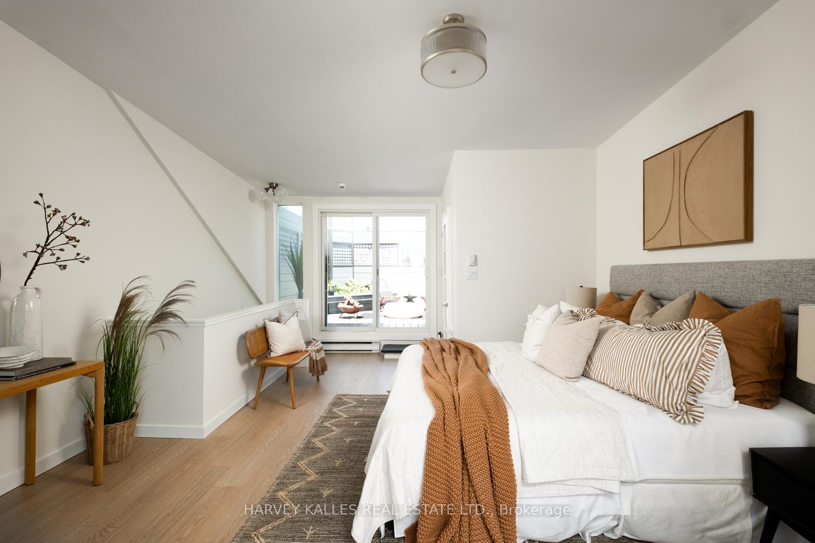 Photo 20 of 30 Dingwall Avenue, Toronto, Blake-Jones — HOMEH