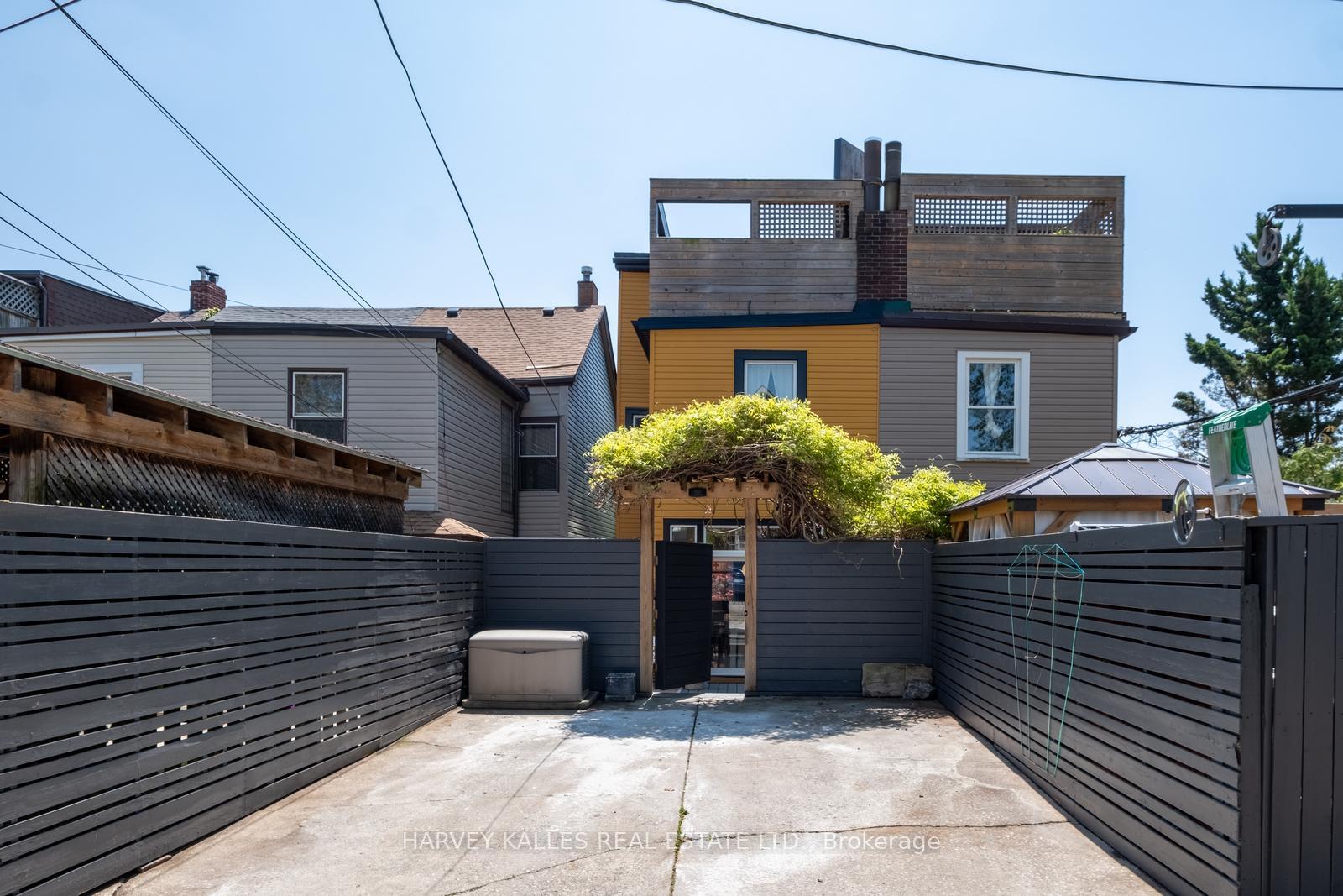 Photo 23 of 30 Dingwall Avenue, Toronto, Blake-Jones — HOMEH