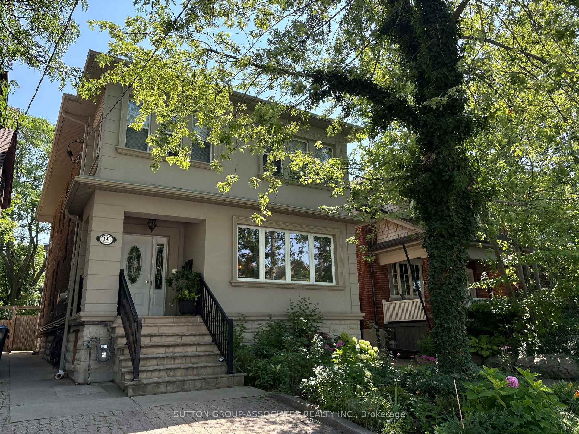Front of Unit Main Floor, 191 Arlington Avenue