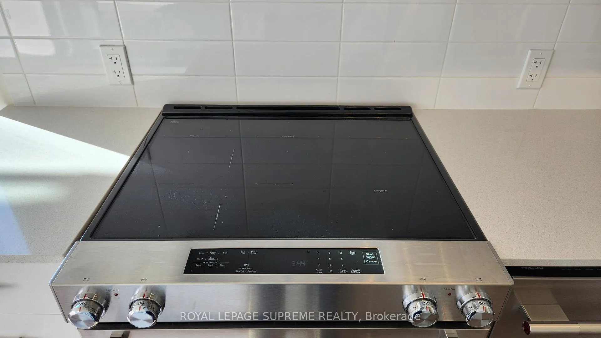 Photo 4 of Unit 1005, 27 Korda Gate, Vaughan, Vellore Village — HOMEH