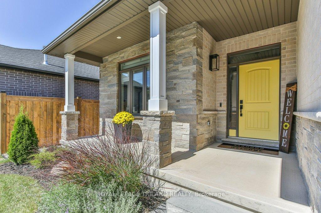Photo 3 of 88 Foxborough Place, Thames Centre, Thorndale — HOMEH