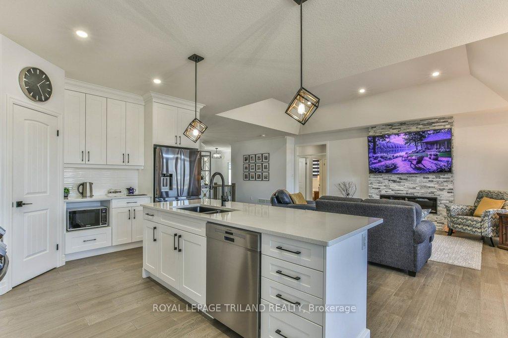 Photo 11 of 88 Foxborough Place, Thames Centre, Thorndale — HOMEH