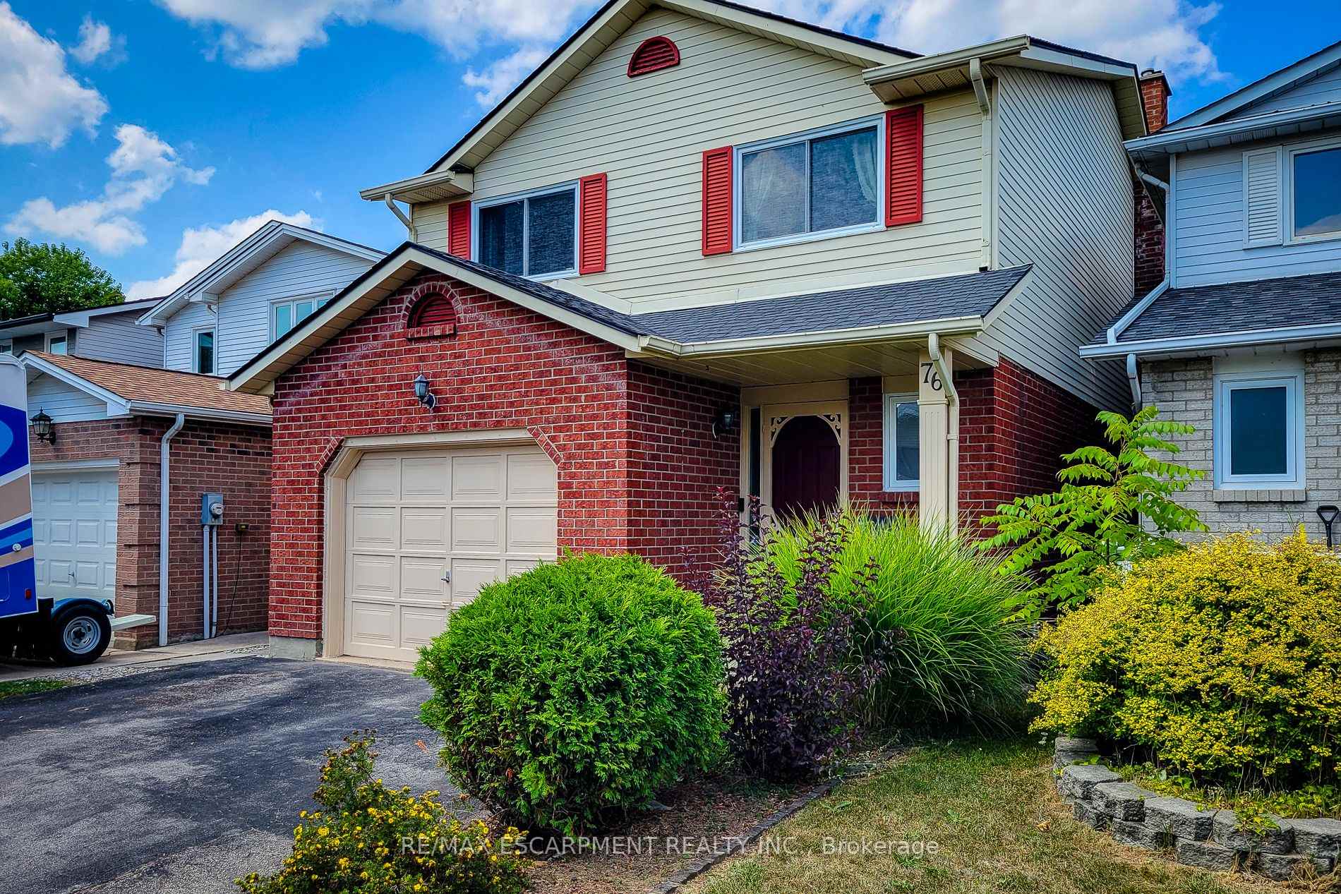 Photo 2 of 76 Baxter Crescent, Thorold, Confederation Heights — HOMEH