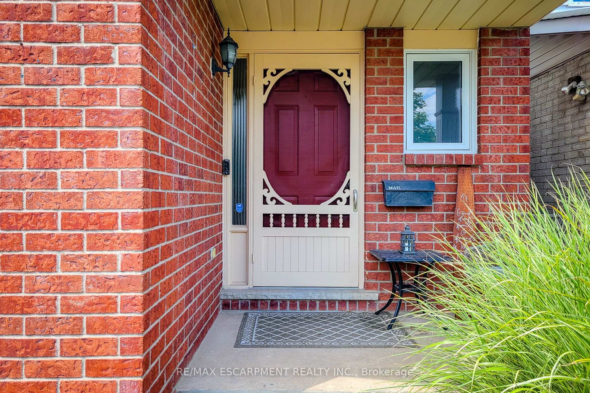 Photo 3 of 76 Baxter Crescent, Thorold, Confederation Heights — HOMEH