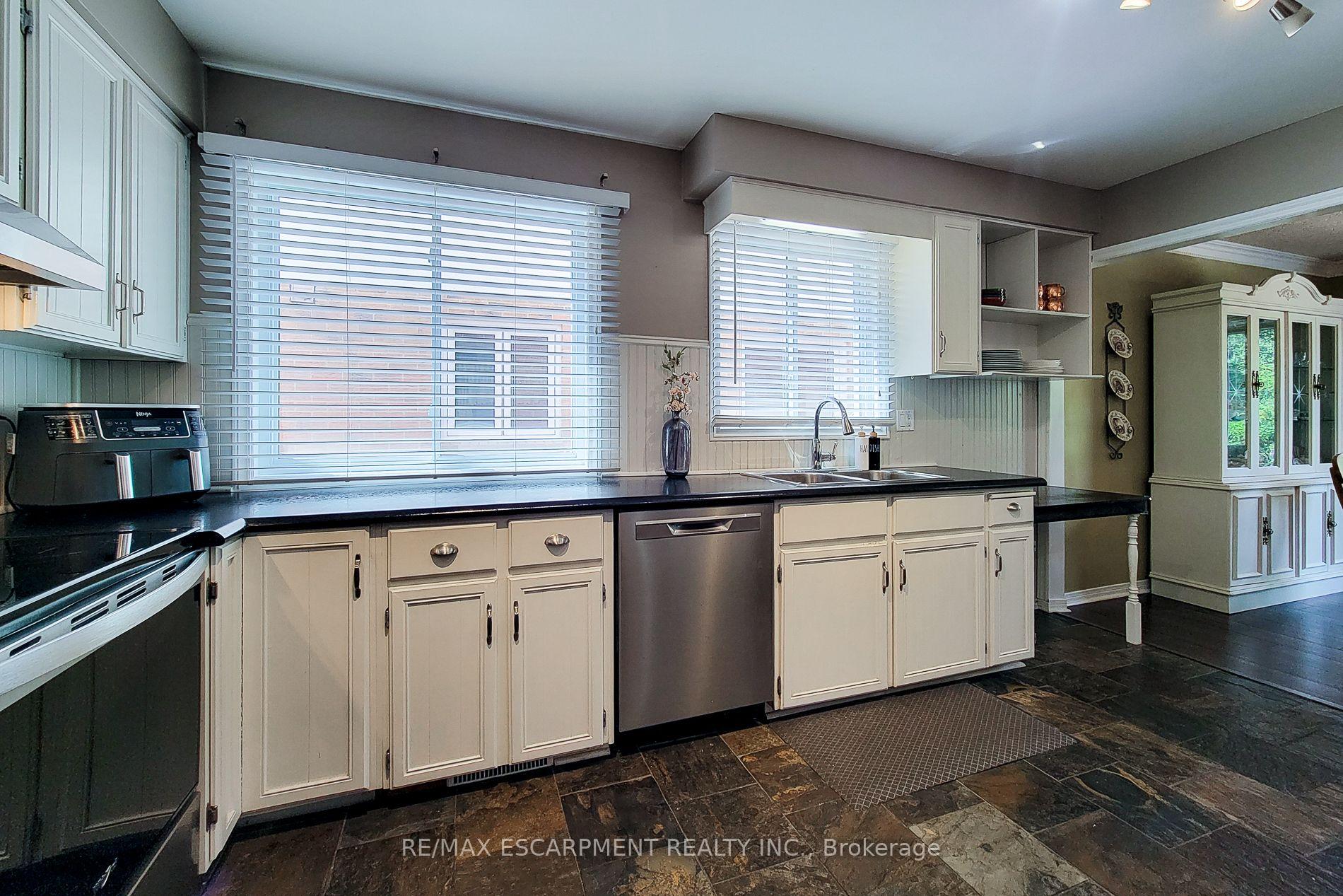 Photo 11 of 76 Baxter Crescent, Thorold, Confederation Heights — HOMEH