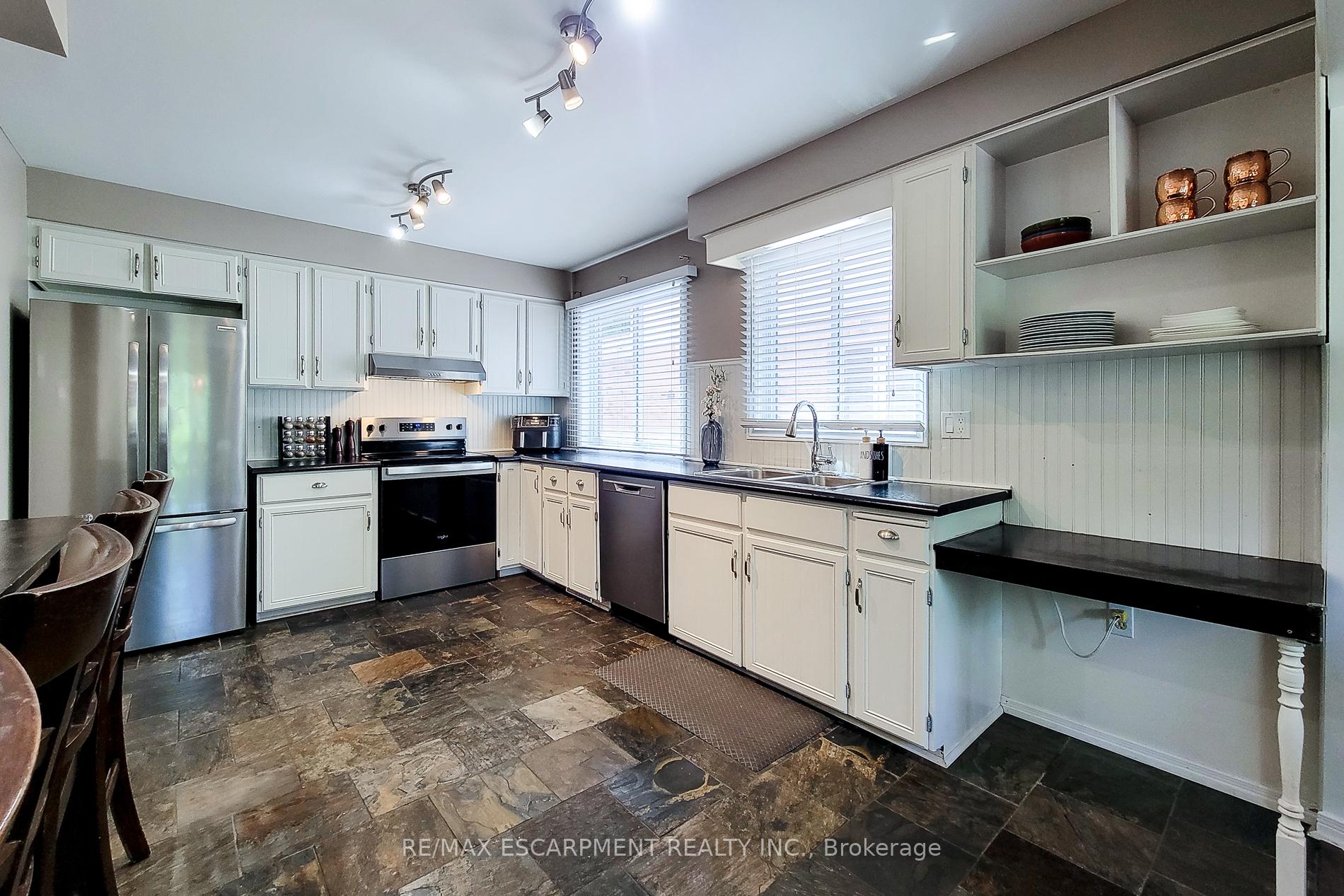 Photo 13 of 76 Baxter Crescent, Thorold, Confederation Heights — HOMEH