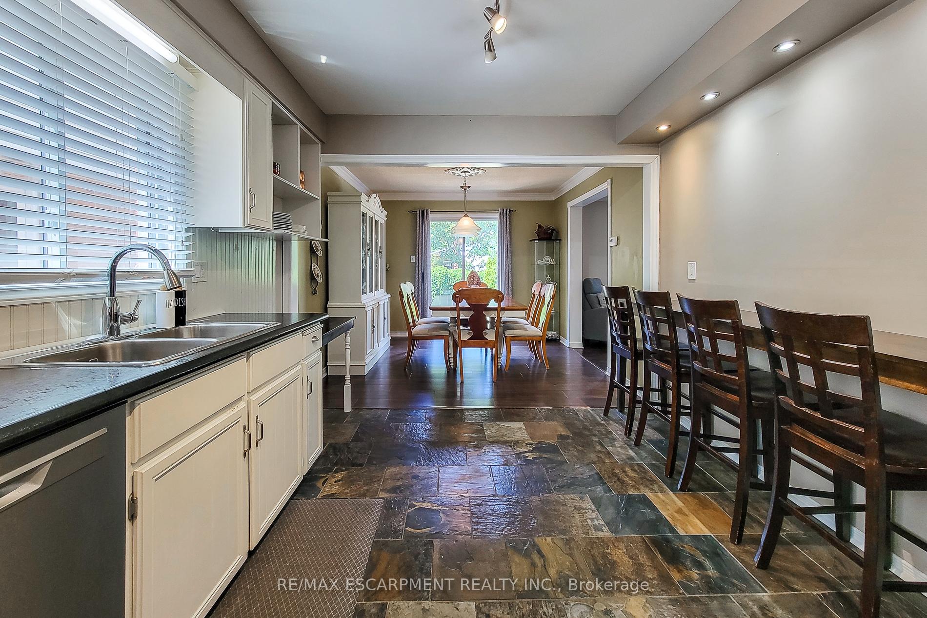 Photo 16 of 76 Baxter Crescent, Thorold, Confederation Heights — HOMEH