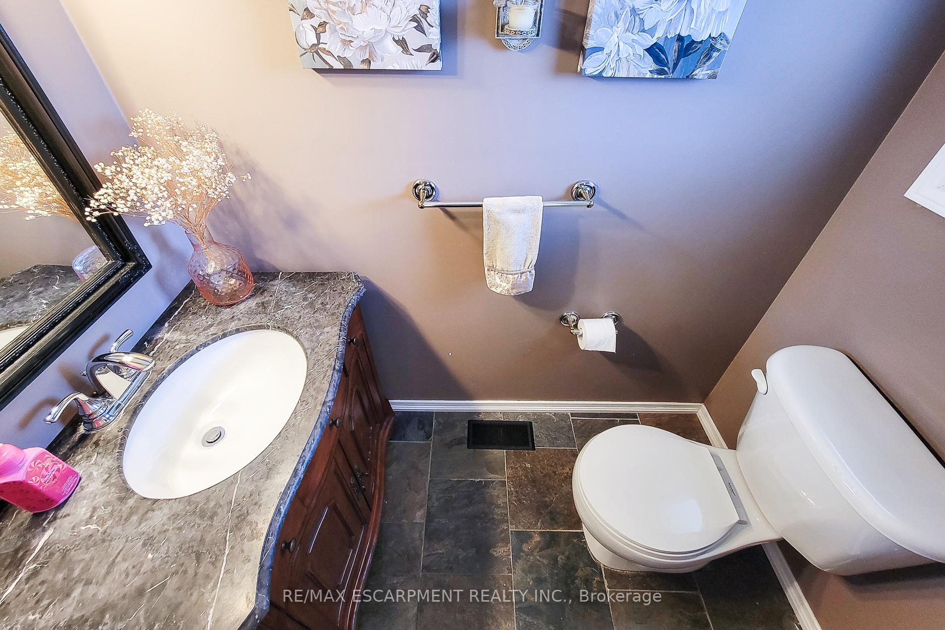 Photo 22 of 76 Baxter Crescent, Thorold, Confederation Heights — HOMEH