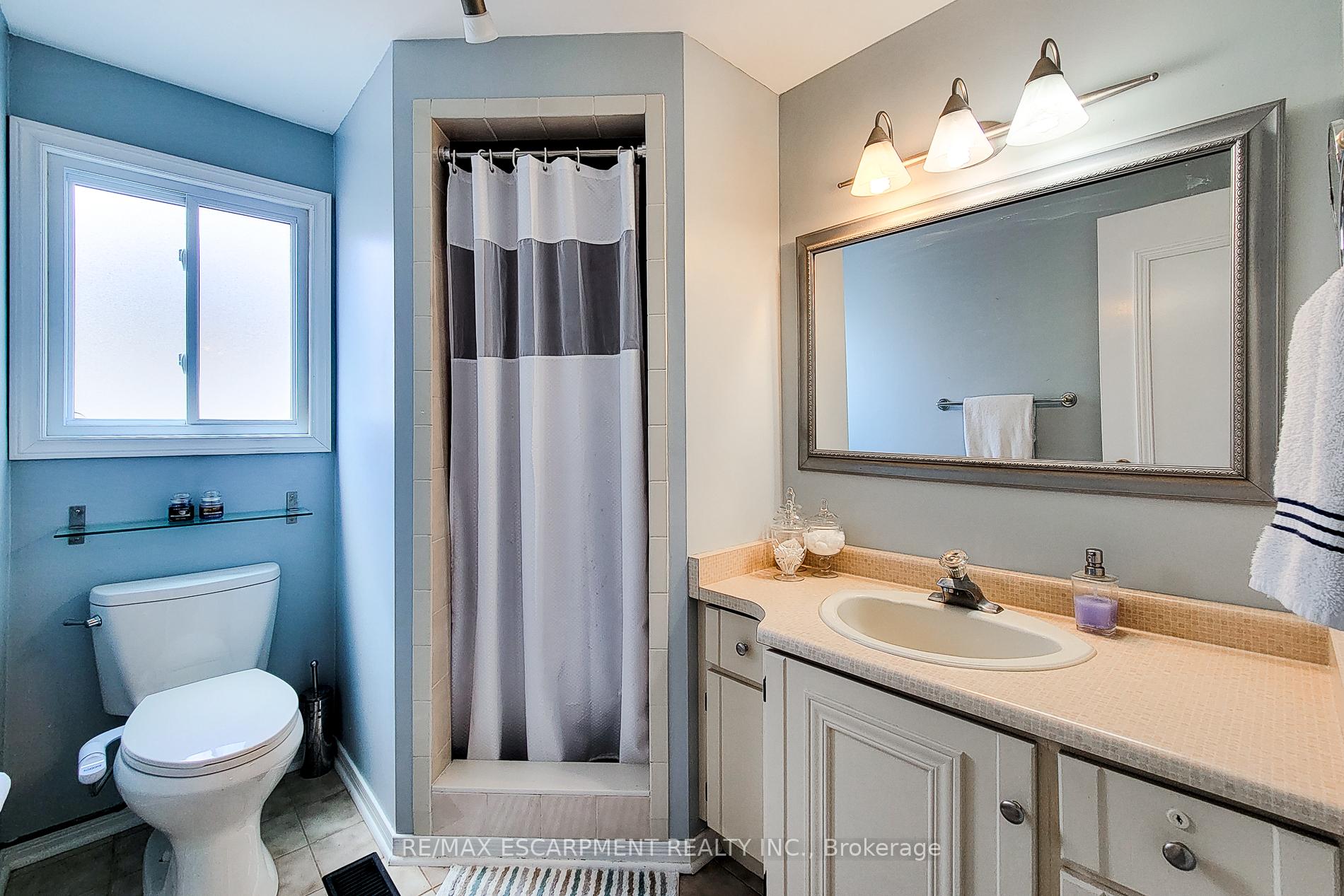 Photo 30 of 76 Baxter Crescent, Thorold, Confederation Heights — HOMEH