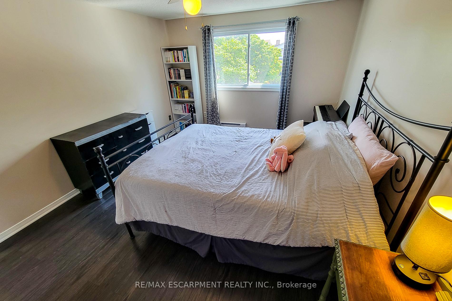 Photo 32 of 76 Baxter Crescent, Thorold, Confederation Heights — HOMEH