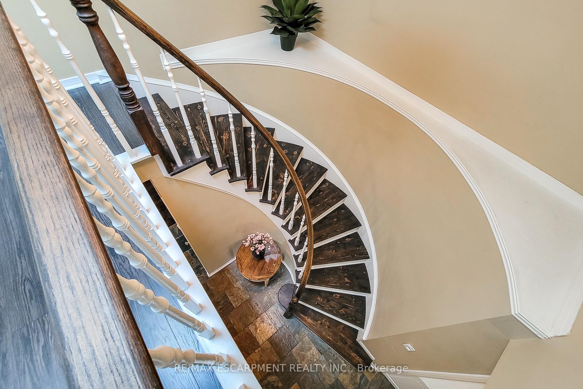 Photo 39 of 76 Baxter Crescent, Thorold, Confederation Heights — HOMEH