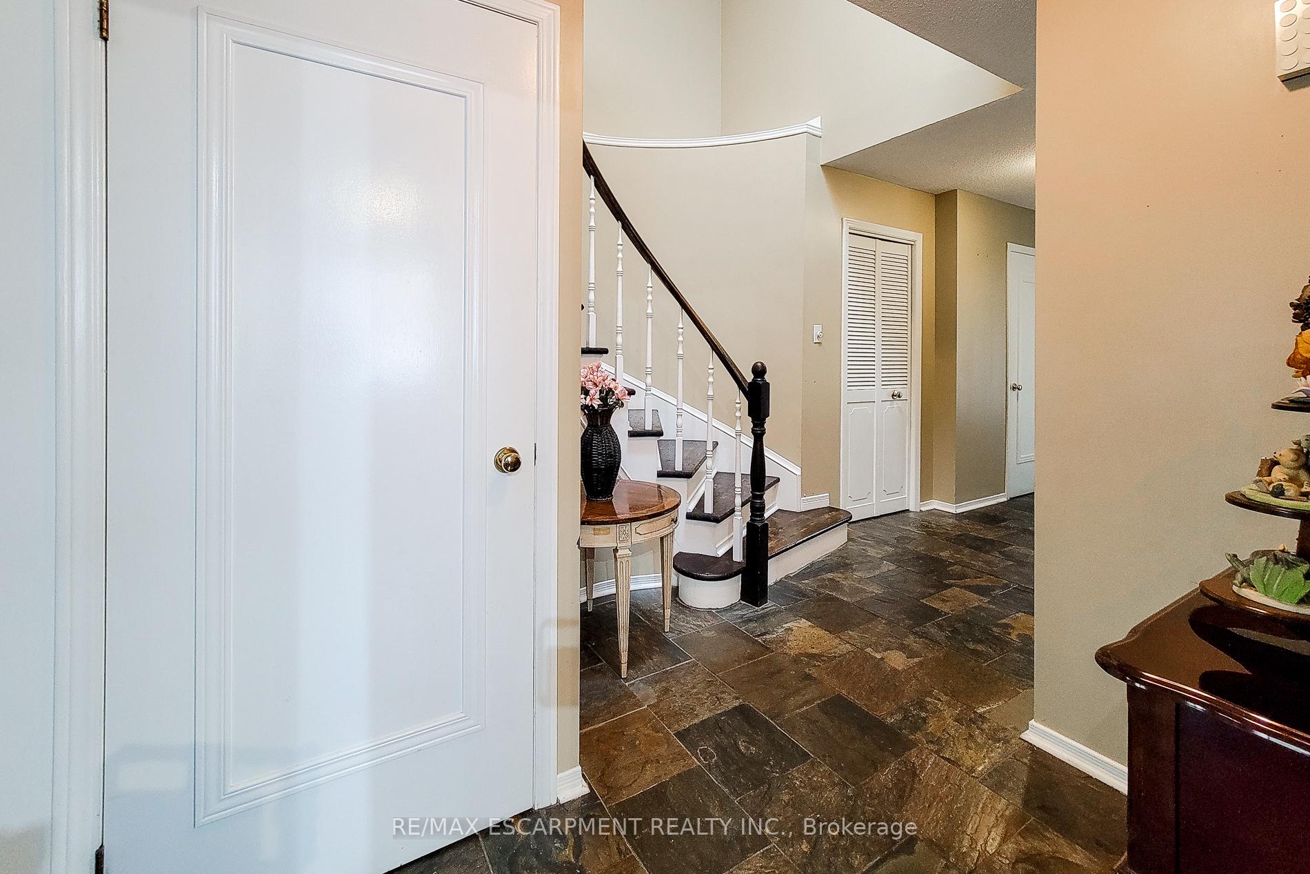 Photo 40 of 76 Baxter Crescent, Thorold, Confederation Heights — HOMEH