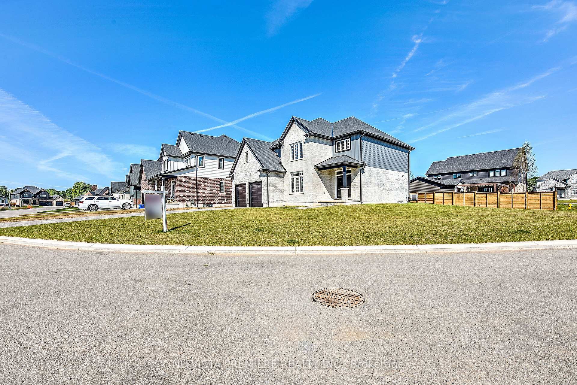 Photo 3 of 21 Greenbrier Ridge, Thames Centre, Rural Thames Centre — HOMEH
