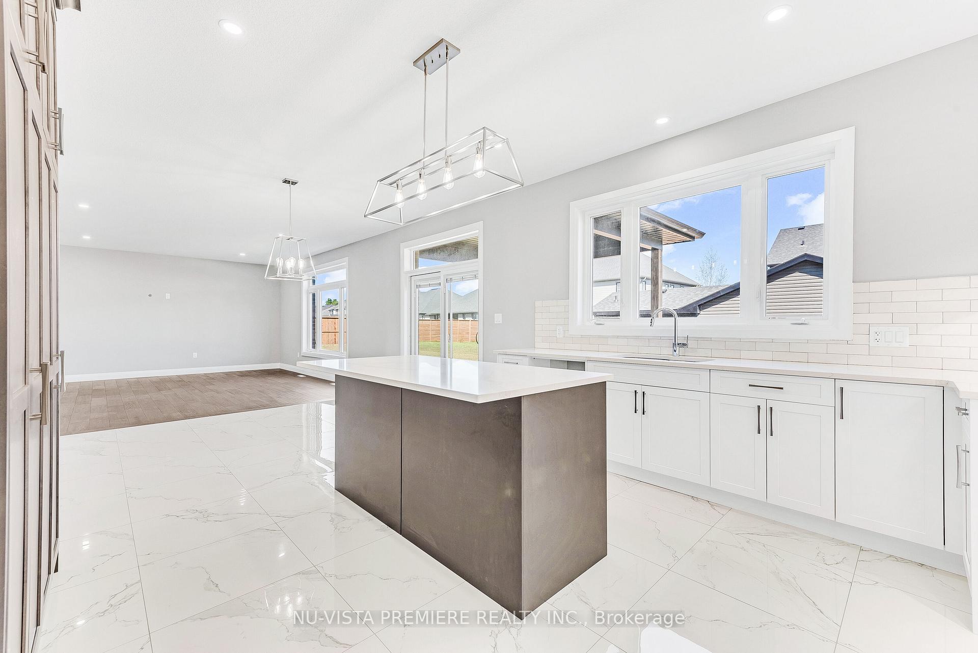 Photo 18 of 21 Greenbrier Ridge, Thames Centre, Rural Thames Centre — HOMEH