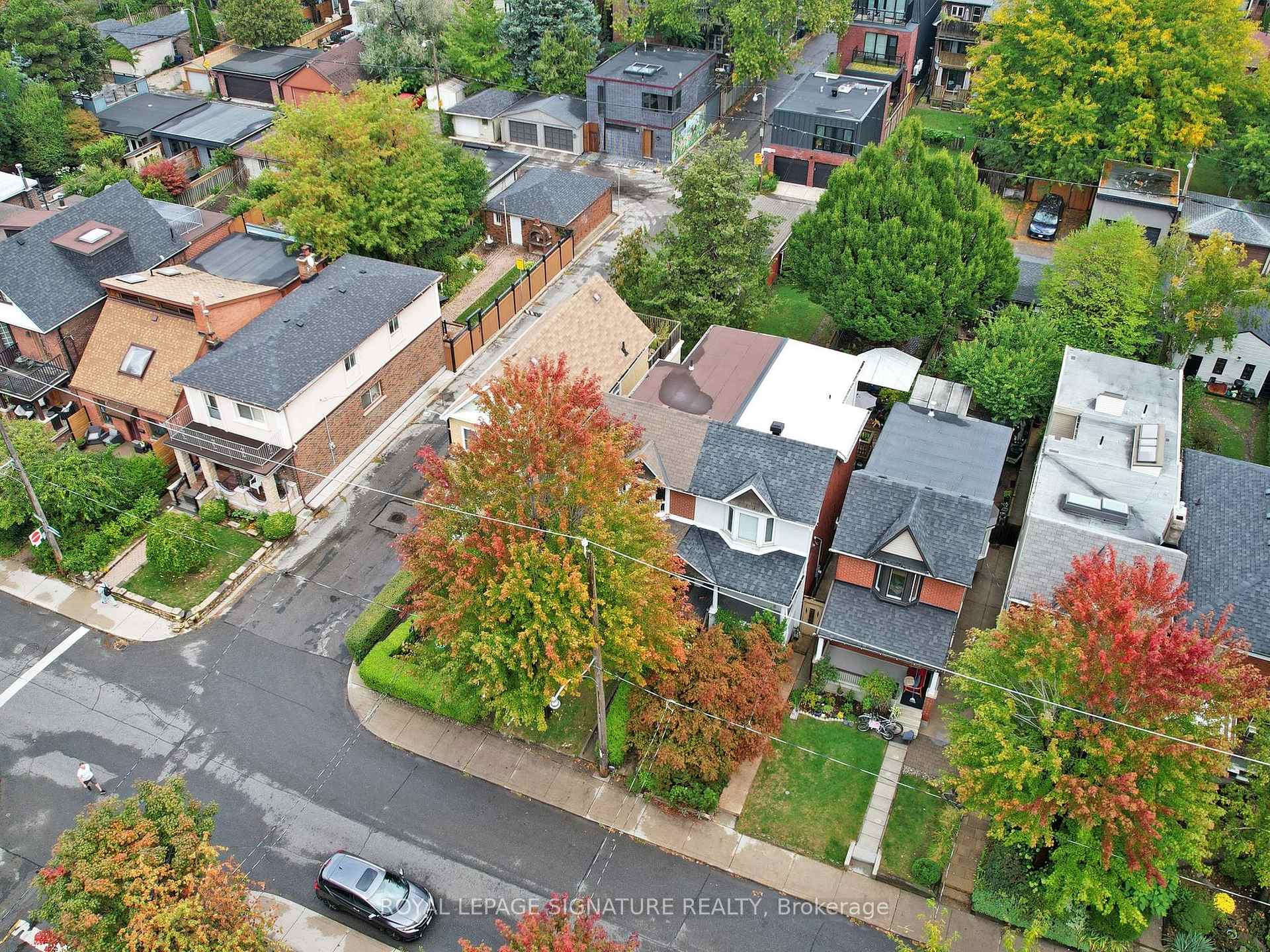 Photo 12 of 45 Arundel Avenue, Toronto, Playter Estates-Danforth — HOMEH