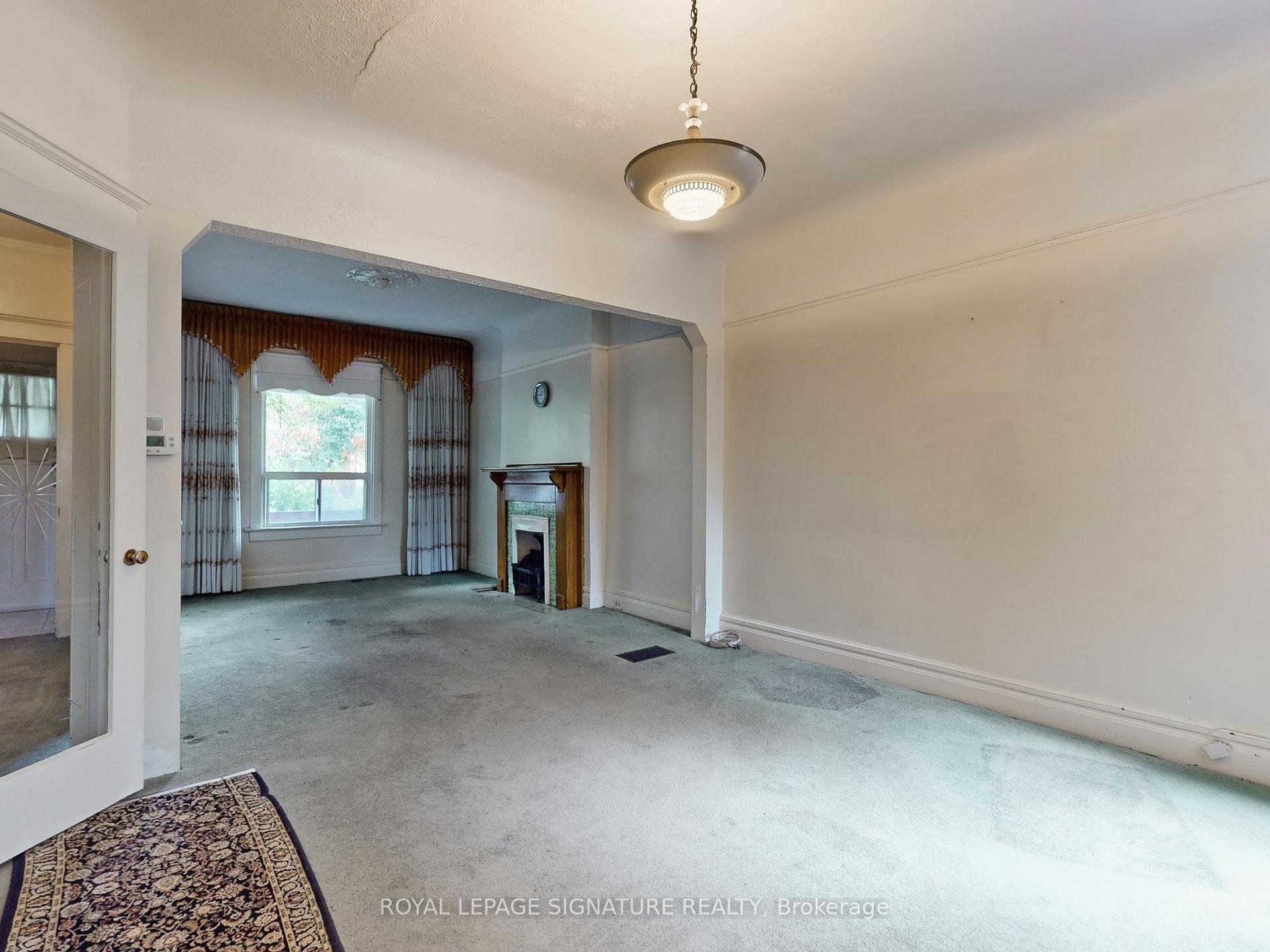 Photo 19 of 45 Arundel Avenue, Toronto, Playter Estates-Danforth — HOMEH