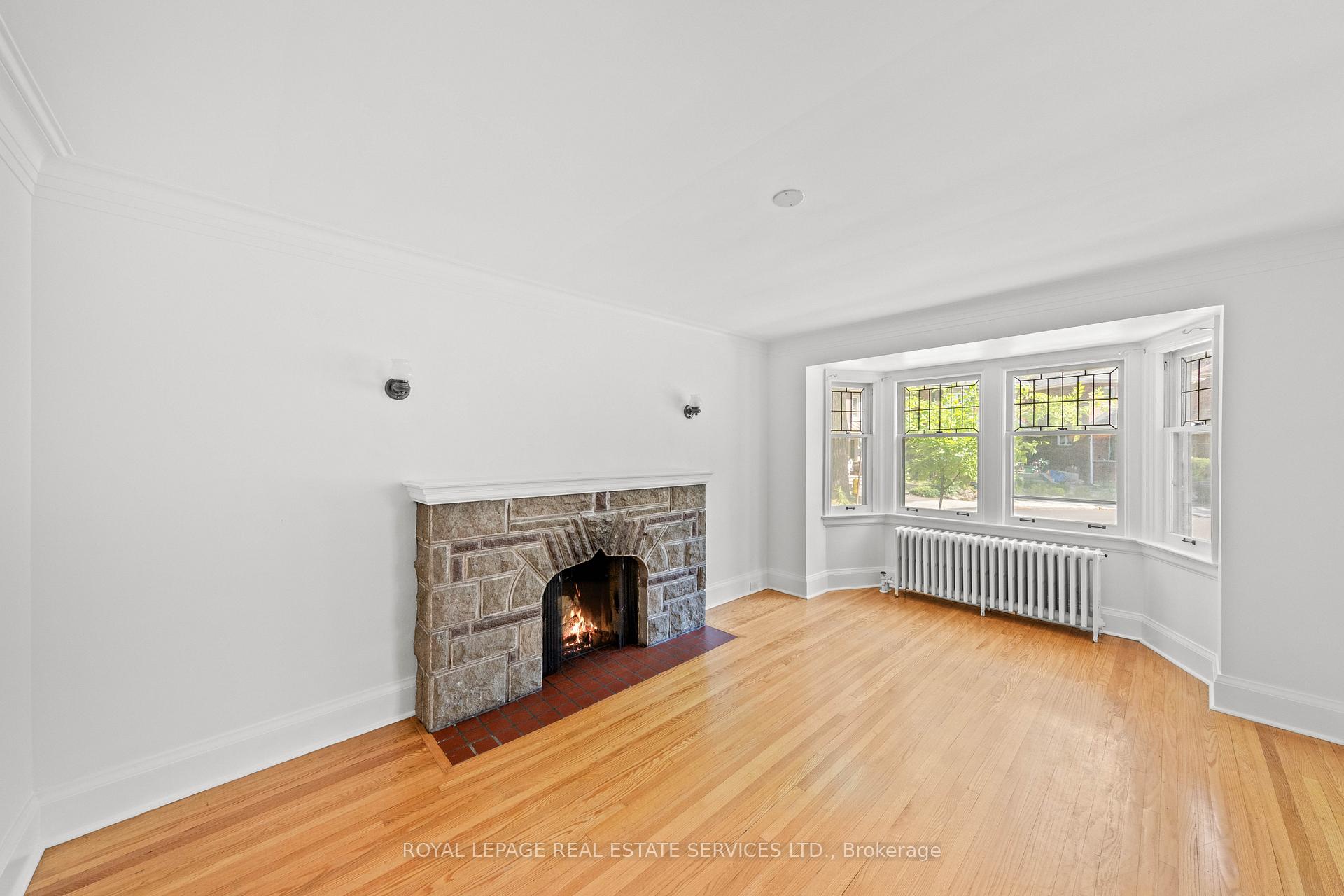 Photo 6 of 9 Duplex Crescent, Toronto, Yonge-Eglinton — HOMEH