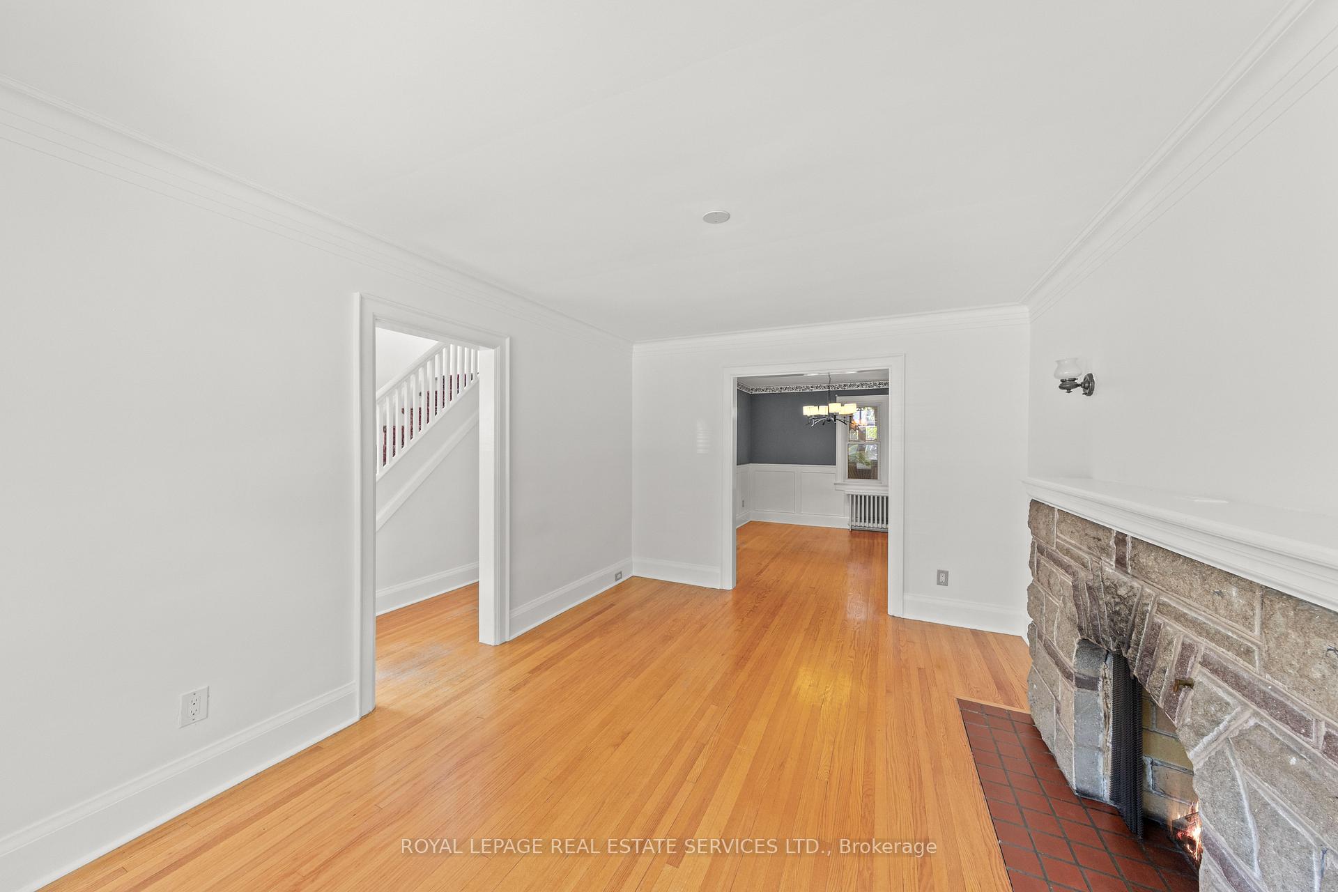 Photo 9 of 9 Duplex Crescent, Toronto, Yonge-Eglinton — HOMEH