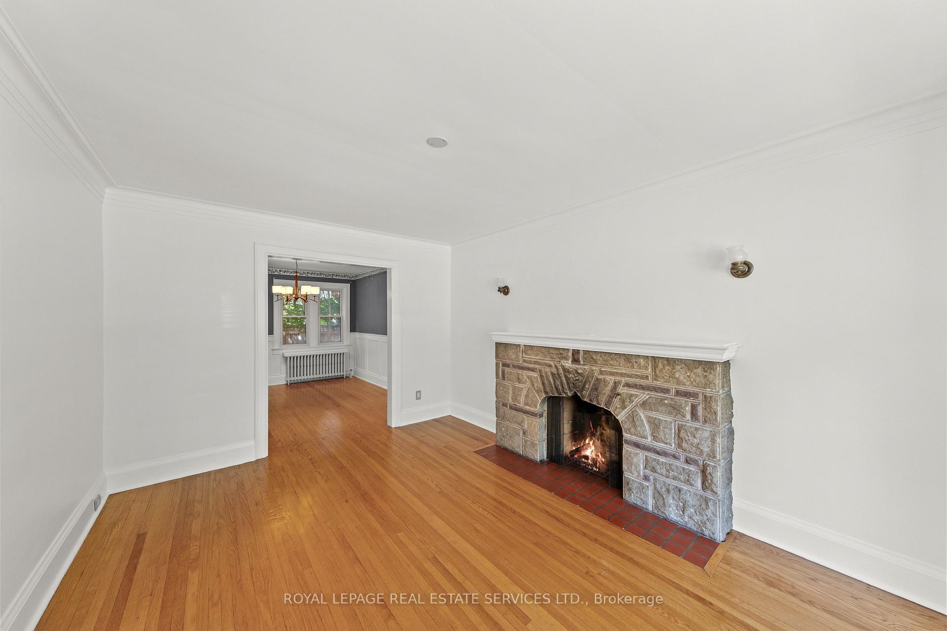 Photo 10 of 9 Duplex Crescent, Toronto, Yonge-Eglinton — HOMEH