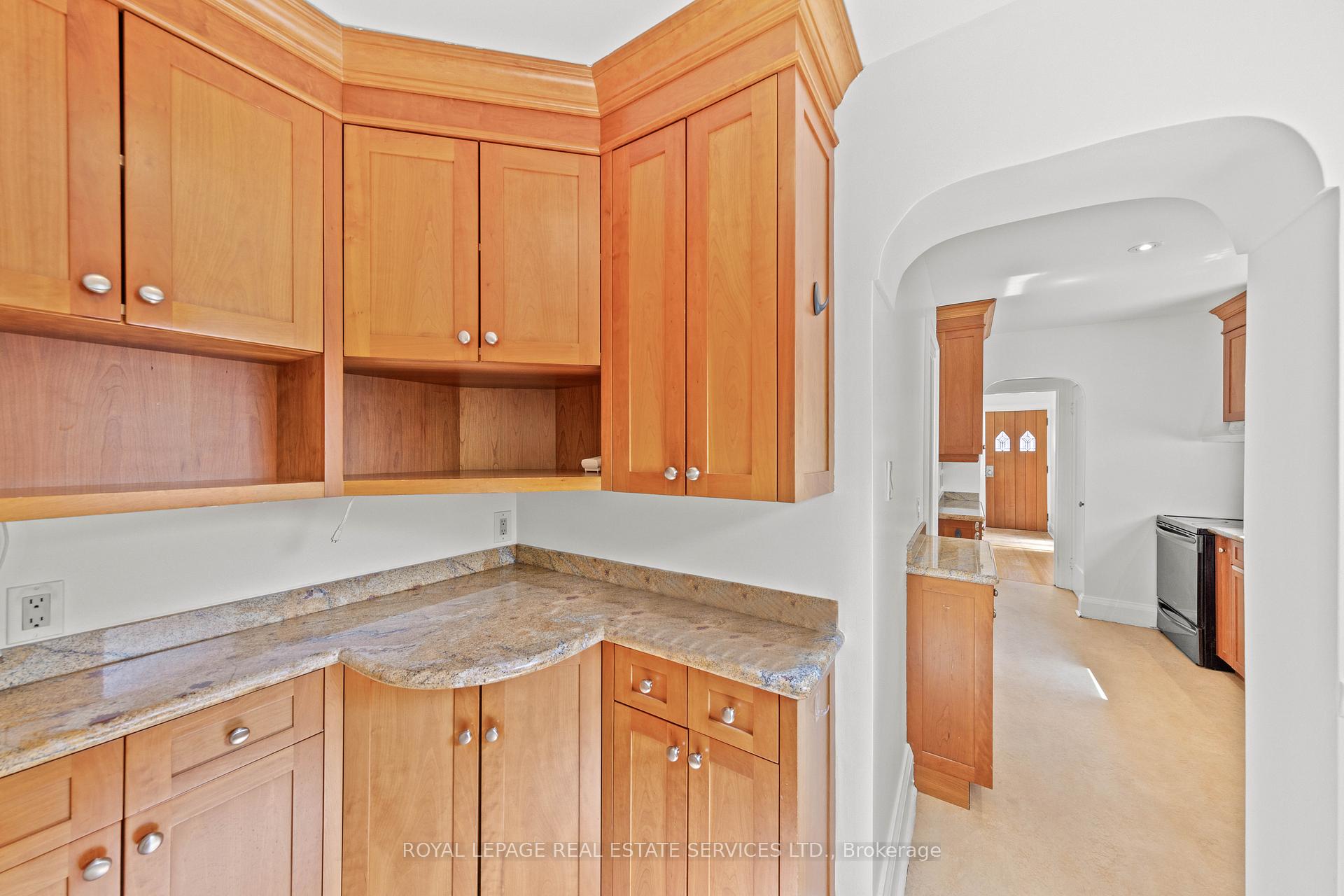 Photo 23 of 9 Duplex Crescent, Toronto, Yonge-Eglinton — HOMEH