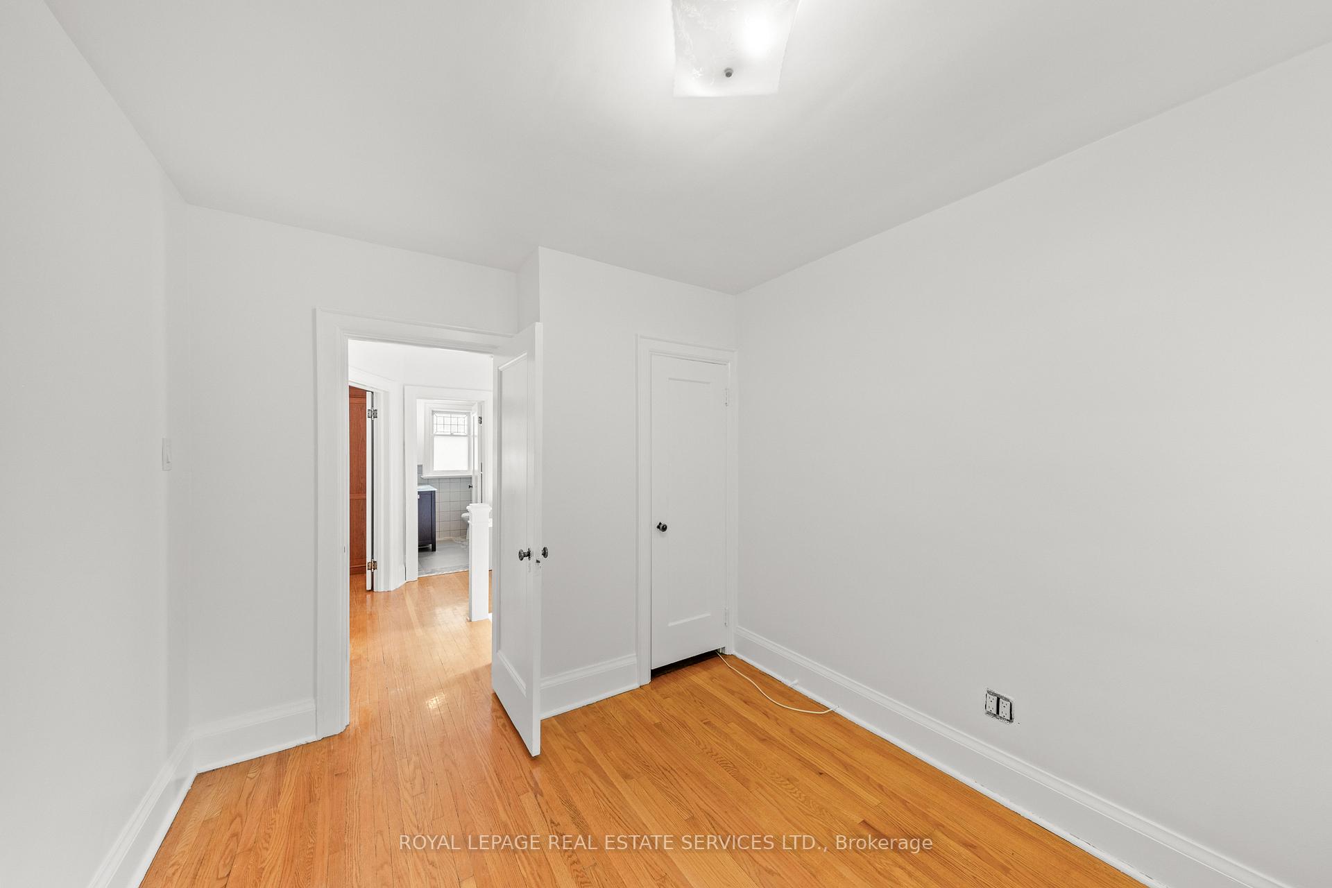 Photo 35 of 9 Duplex Crescent, Toronto, Yonge-Eglinton — HOMEH