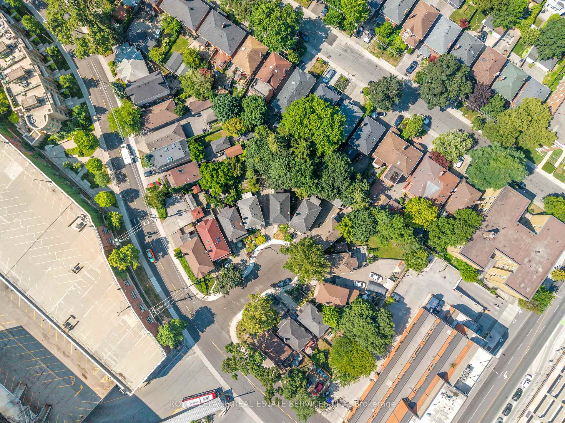 Photo 47 of 9 Duplex Crescent, Toronto, Yonge-Eglinton — HOMEH