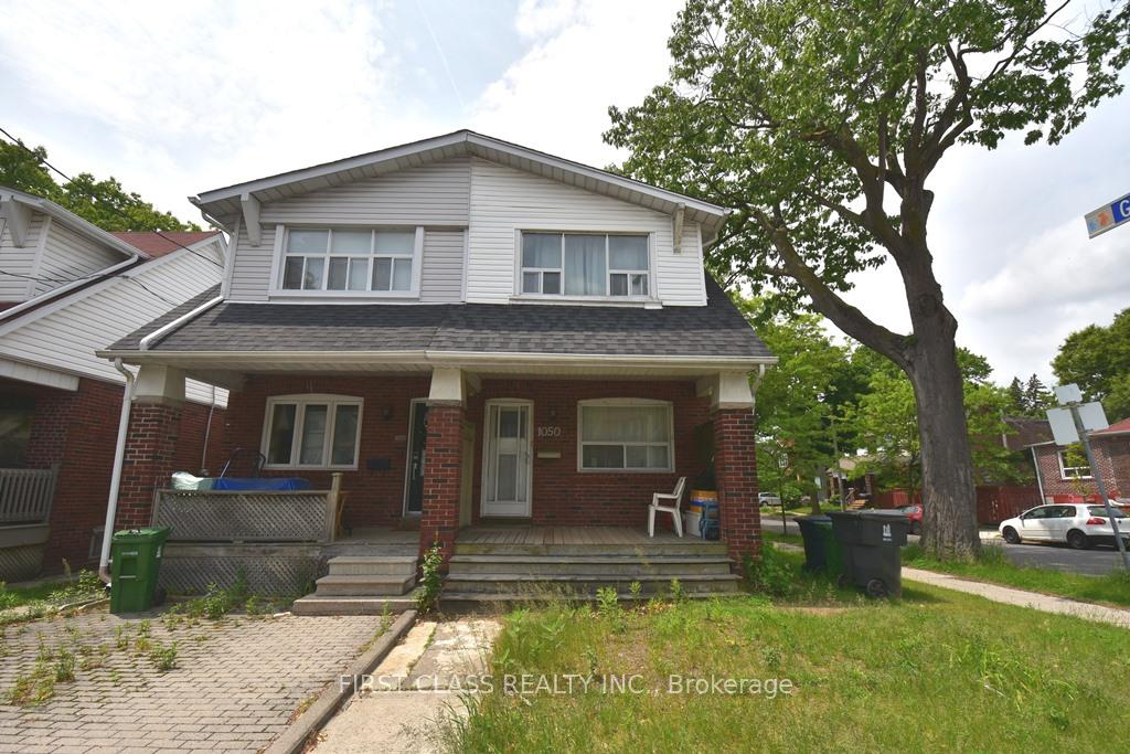 Front of Unit Bsmt, 1050 Woodbine Avenue