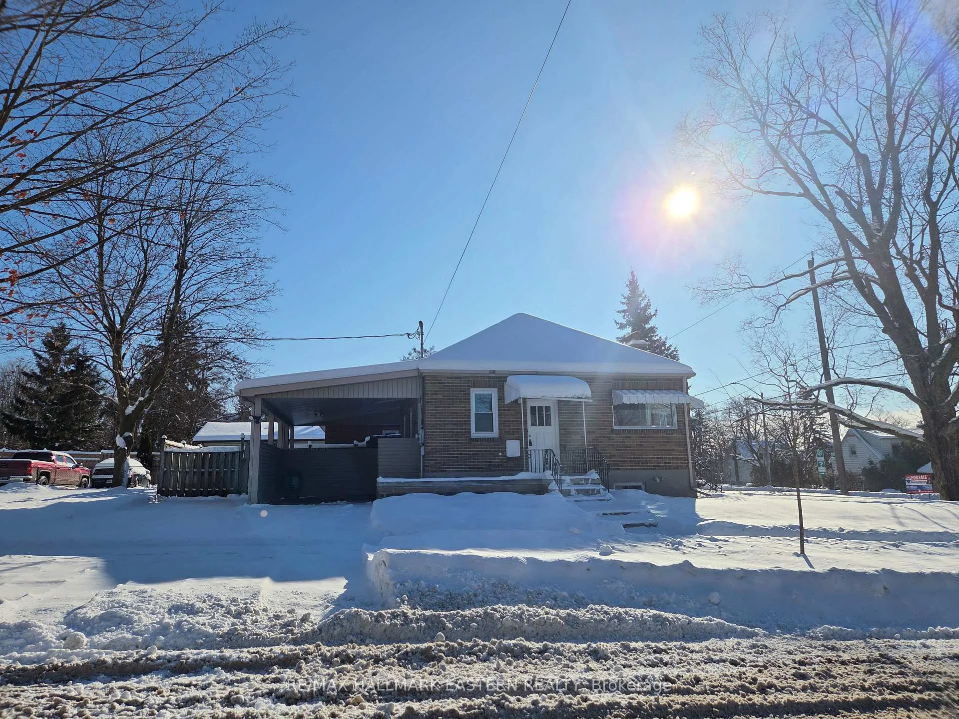 Photo 2 of 760 Chemong Road, Peterborough, Northcrest Ward 5 — HOMEH