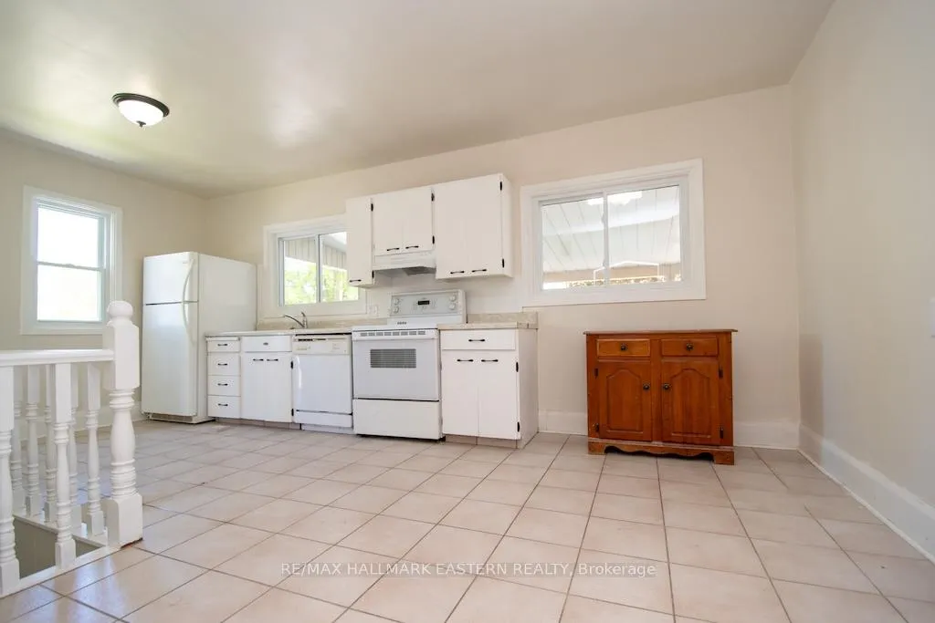 Photo 10 of 760 Chemong Road, Peterborough, Northcrest Ward 5 — HOMEH