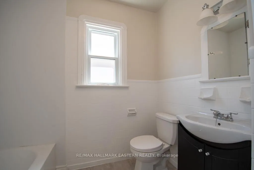 Photo 17 of 760 Chemong Road, Peterborough, Northcrest Ward 5 — HOMEH