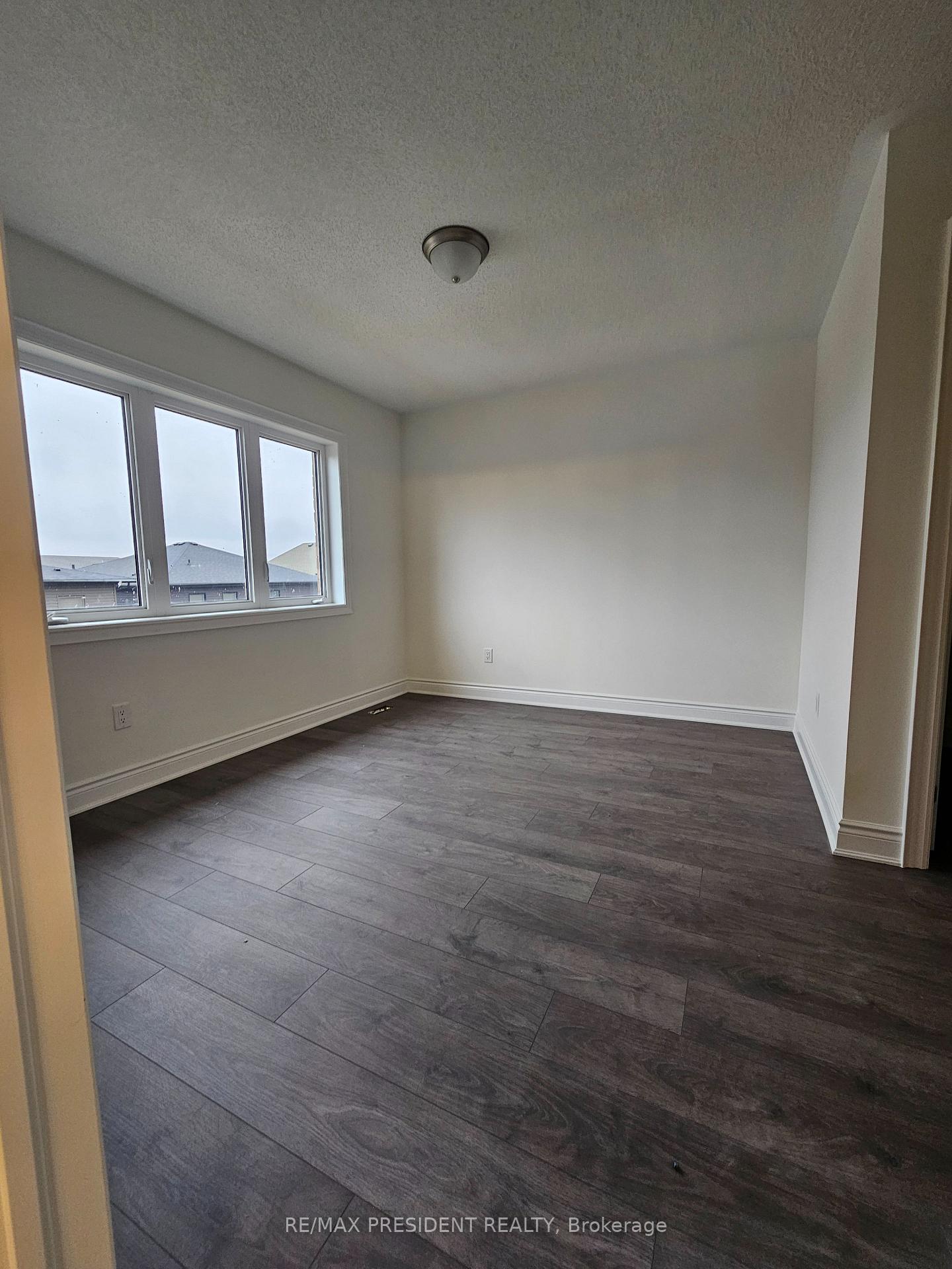 Photo 2 of 25 Sapphire Way, Thorold, Rolling Meadows — HOMEH